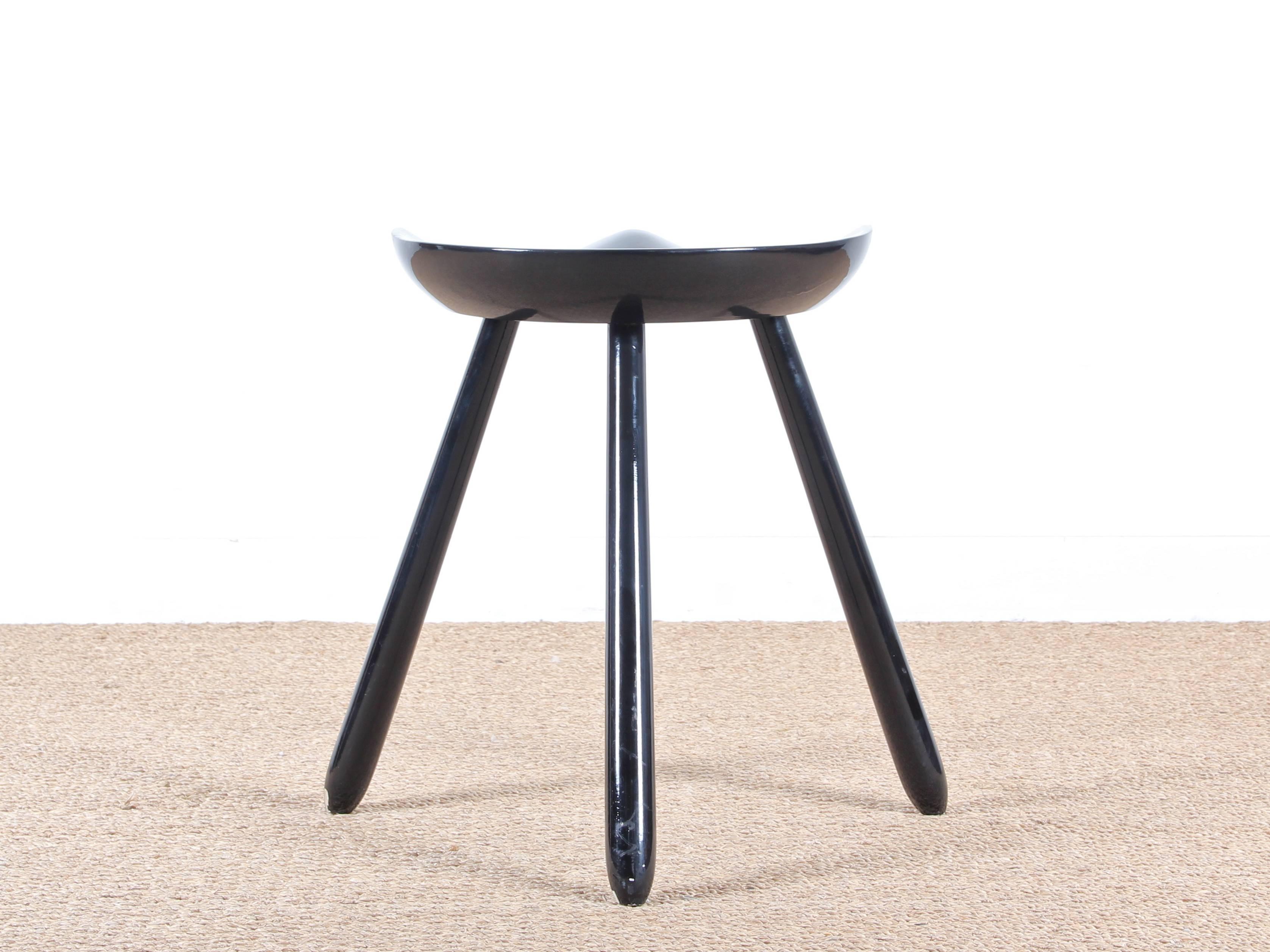 Scandinavian Tripod Stool, Lacquered Black In Excellent Condition In Courbevoie, FR