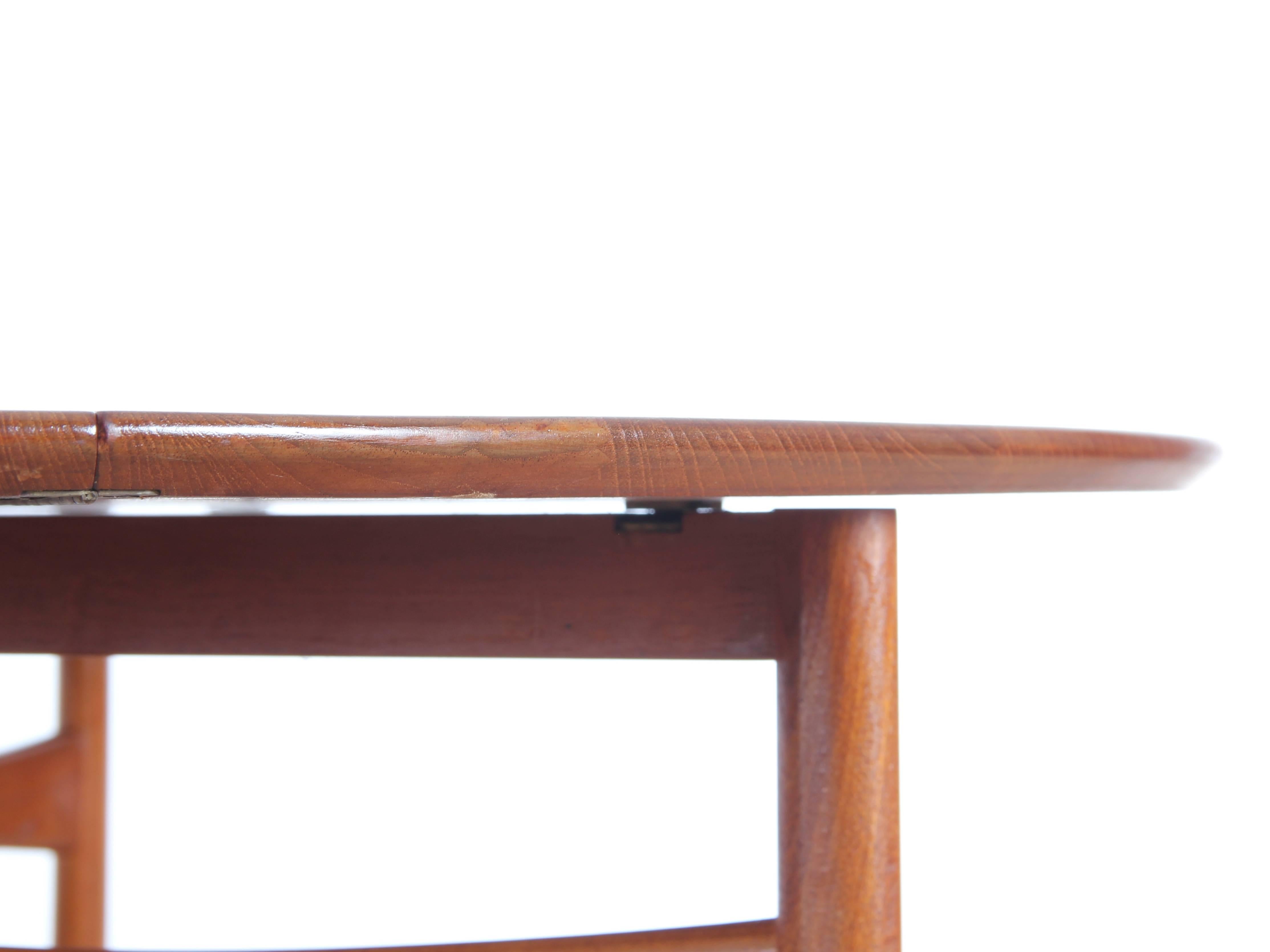 Mid-Century Modern Teak Folding Dining Table by Hvidt and Mølgaard Nielsen Model In Excellent Condition For Sale In Courbevoie, FR