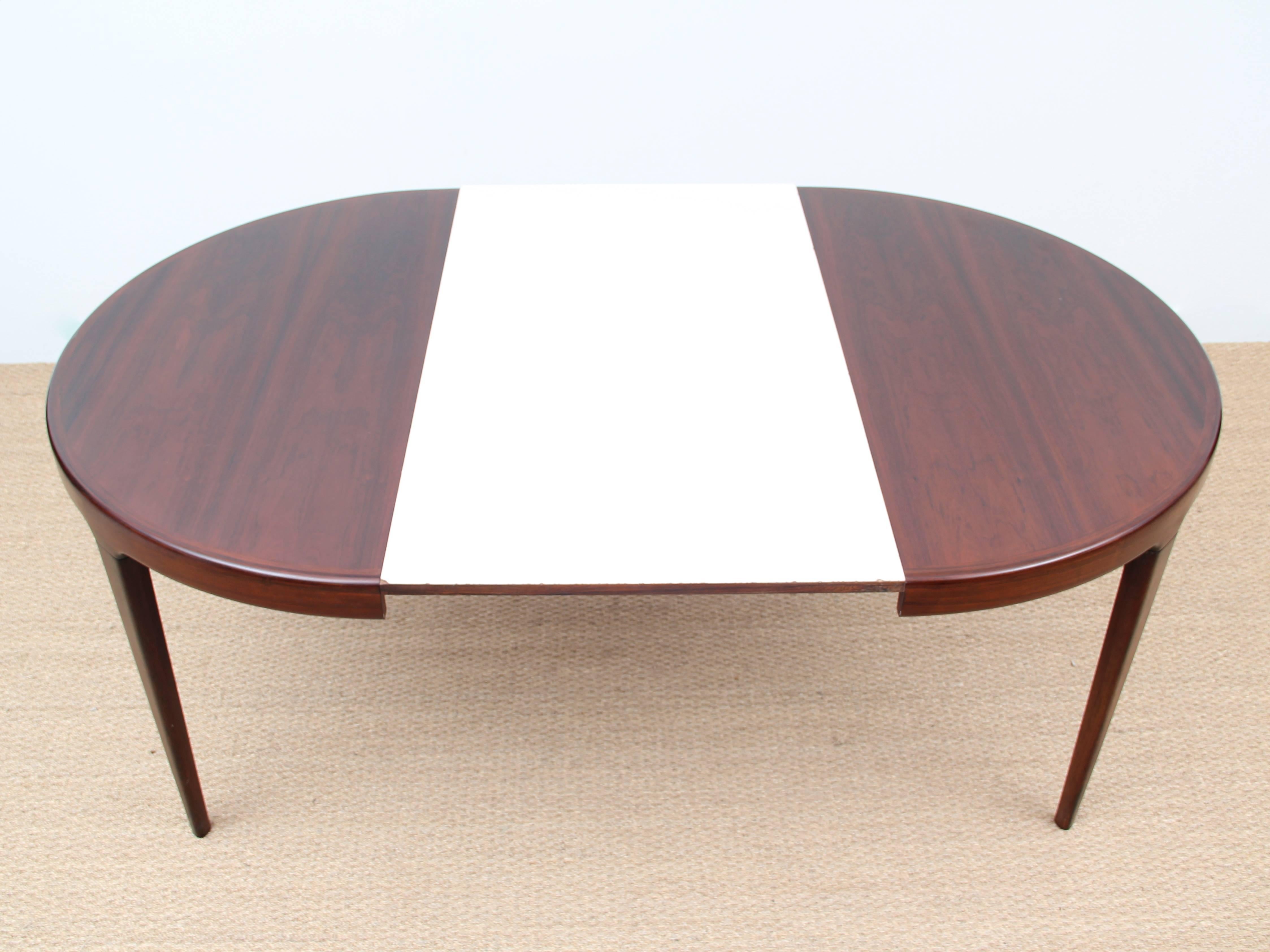 Danish Scandinavian Round Dining Table in Rosewood For Sale