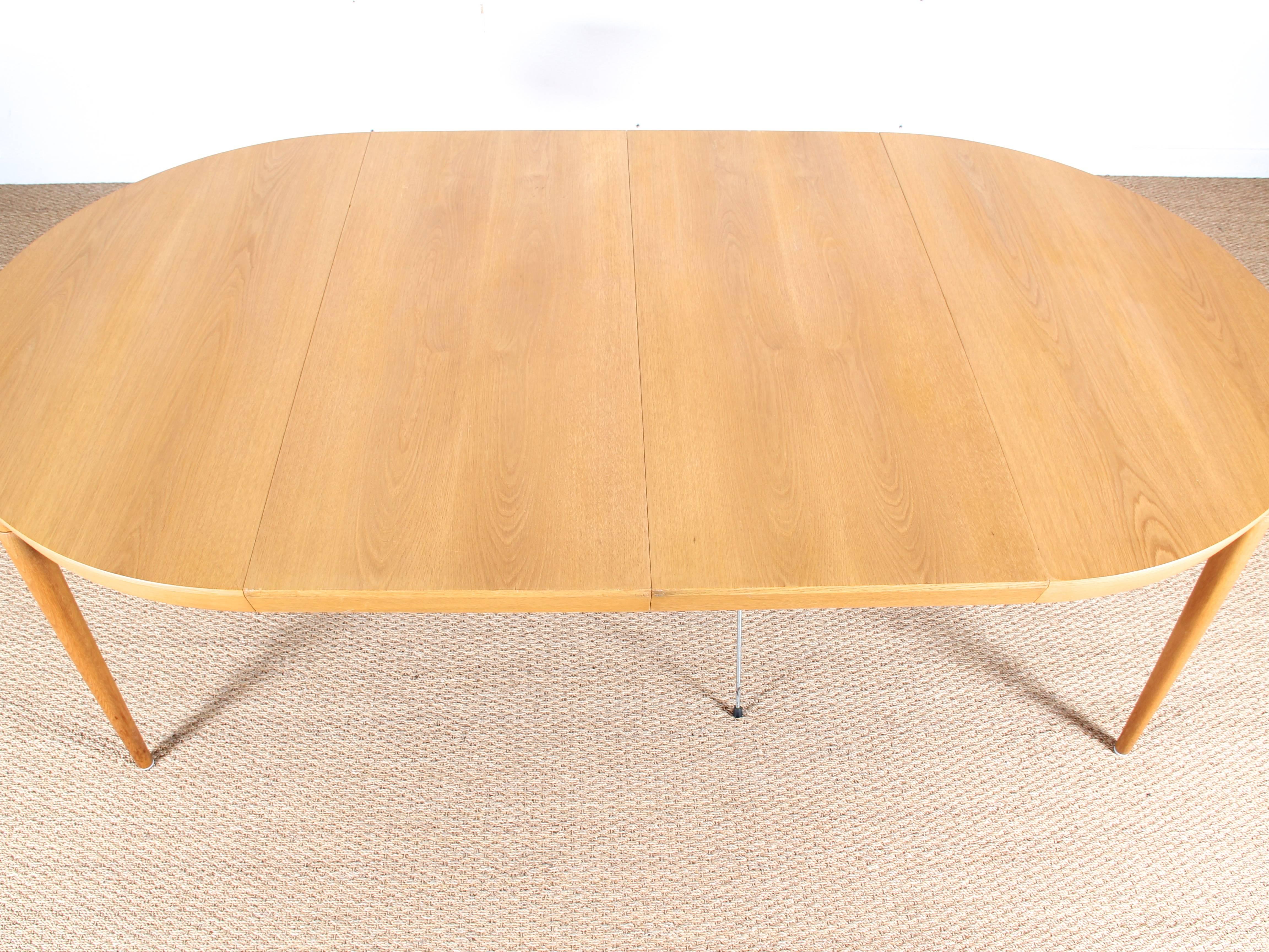 Late 20th Century Mid-Century Modern Round Dining Table in Oak by Erik Riisager-Hansen