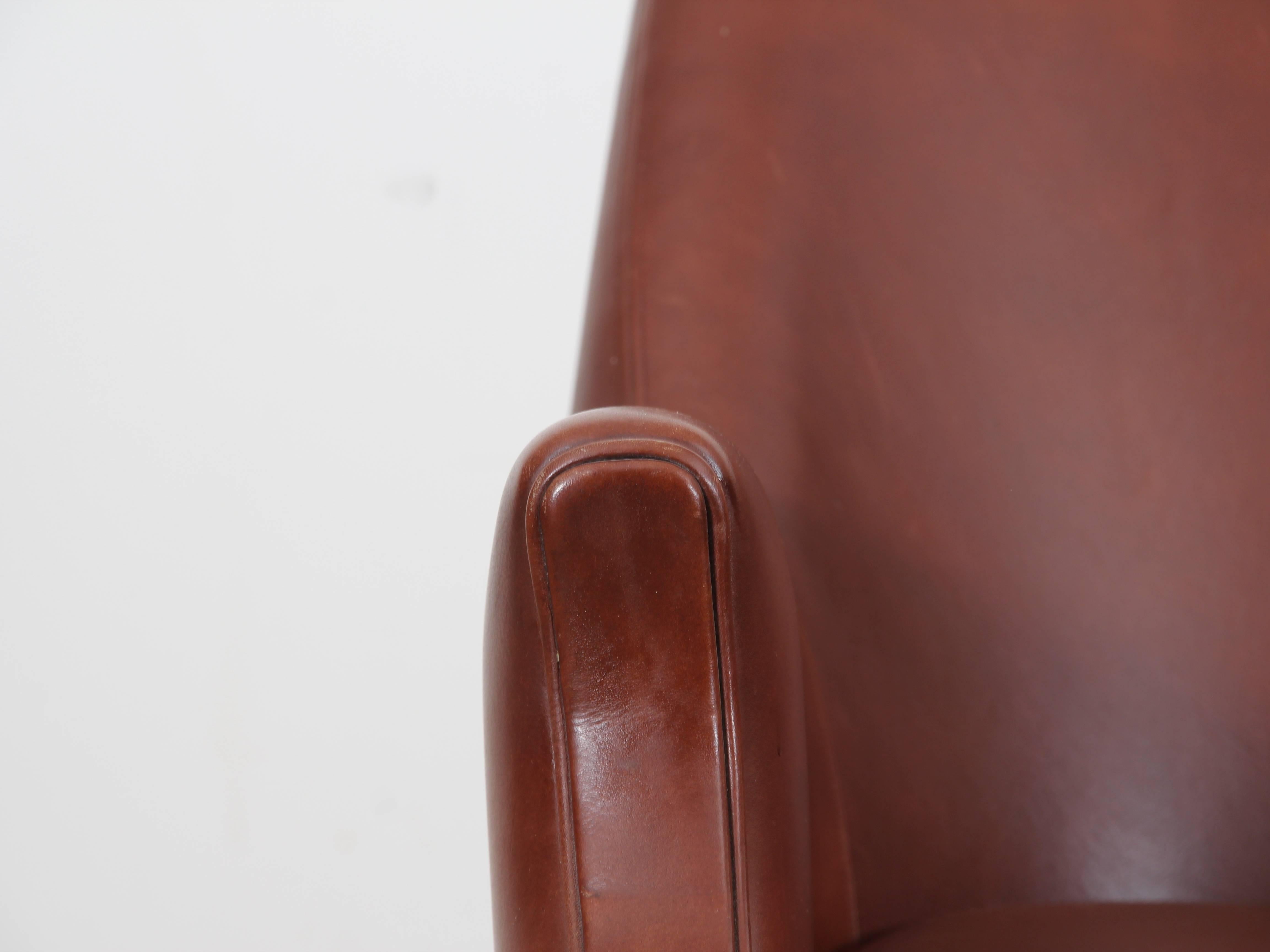 Mid-Century  modern scandinavian lounge chair in cognac leather 1