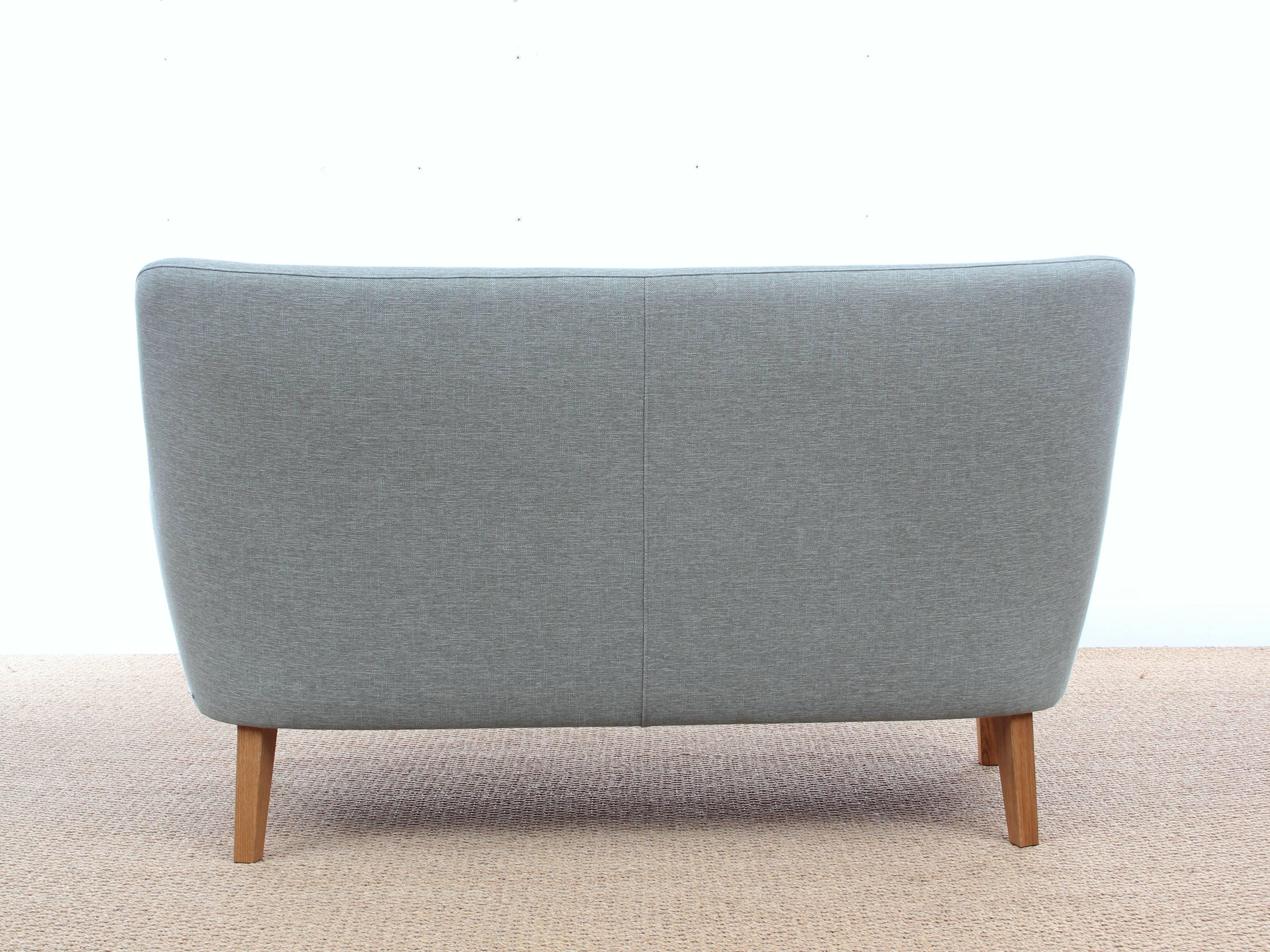 Modernes skandinavisches zweisitziges Sofa von Arne Vodder Av 53 aus der Mitte des Jahrhunderts, neu aufgelegt (Dänisch) im Angebot