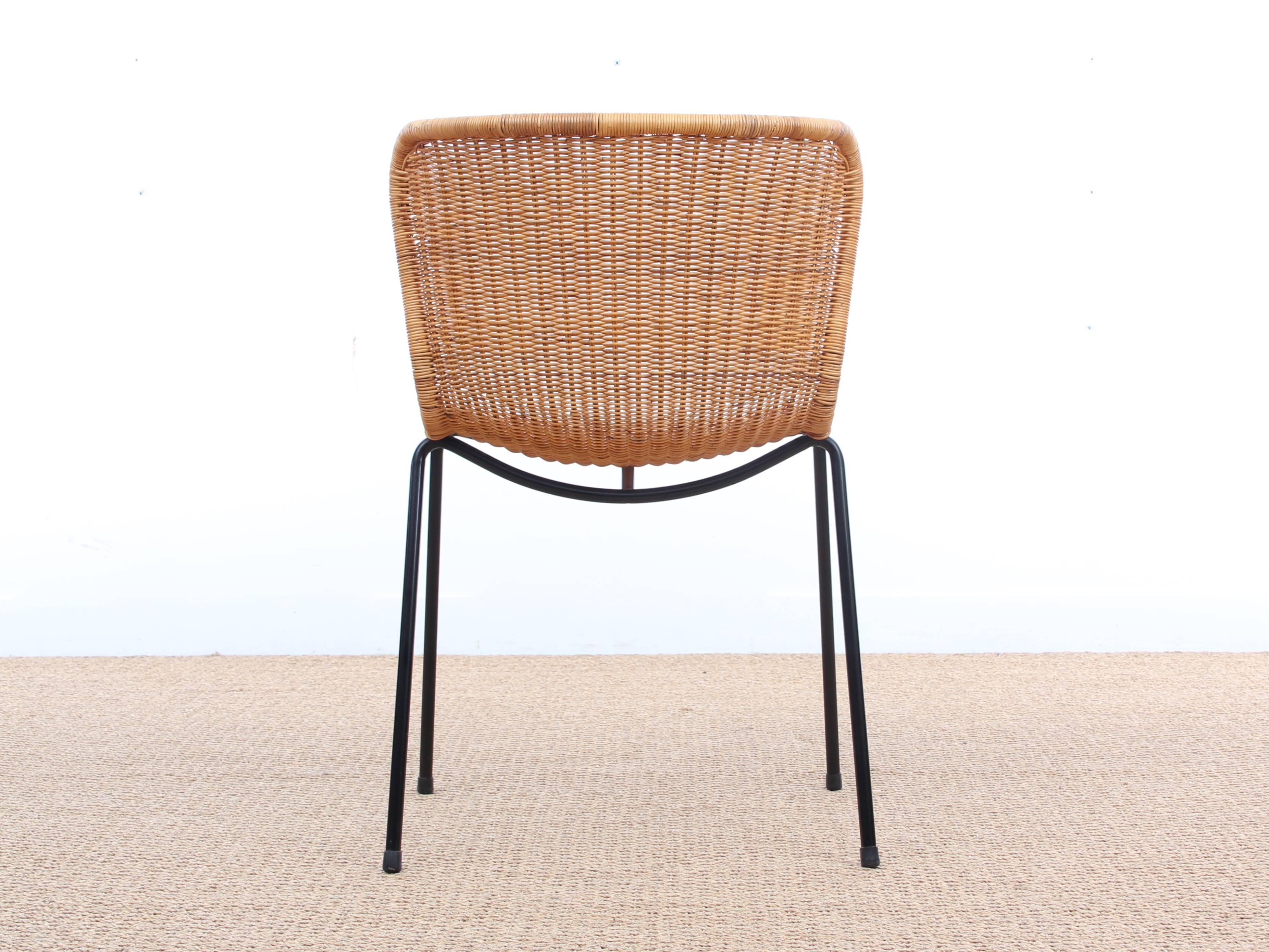 Der Stuhl C603 des japanischen Designers Yuzuru Yamakawa wurde in den 1960er Jahren entworfen, entspricht aber dennoch den heutigen Anforderungen an Design und Komfort. Der Stuhl C603 aus natürlichem Rattan ist sowohl für die Gastronomie als auch