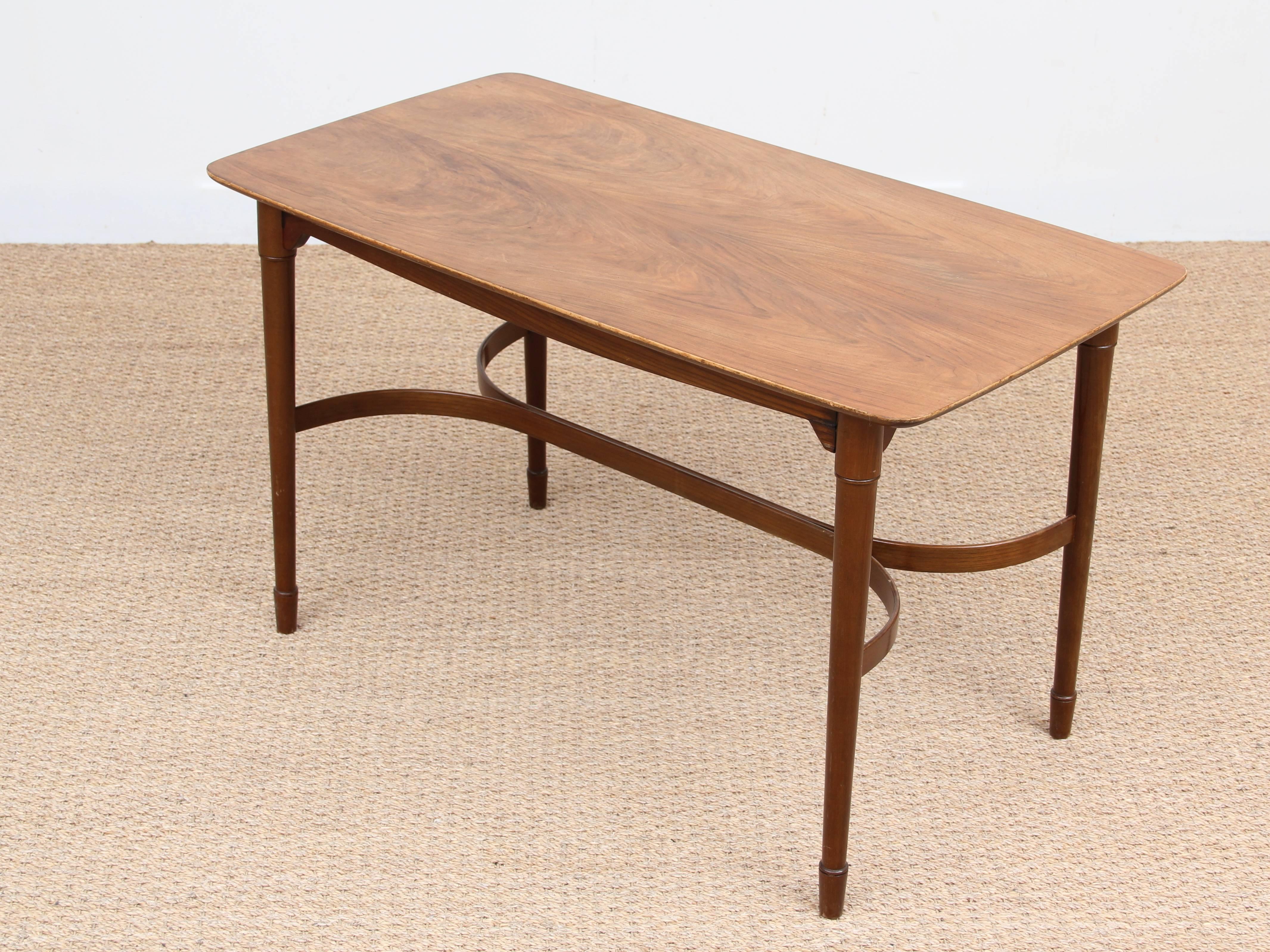 Mid-20th Century Mid-Century Modern Coffee Table in Walnut For Sale