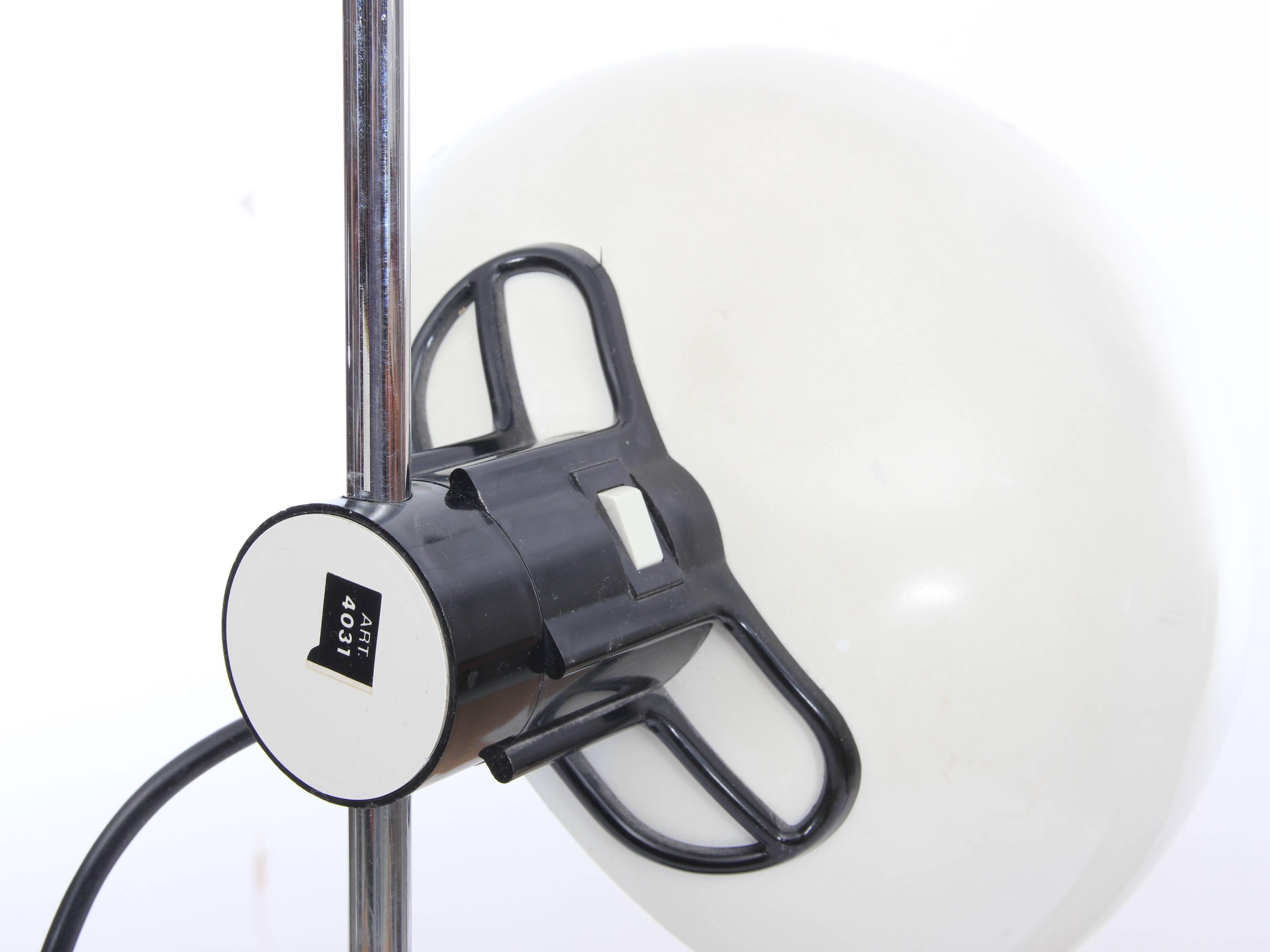 Mid-20th Century Mid-Century Modern Italian Lamp by Harvey Guzzini For Sale
