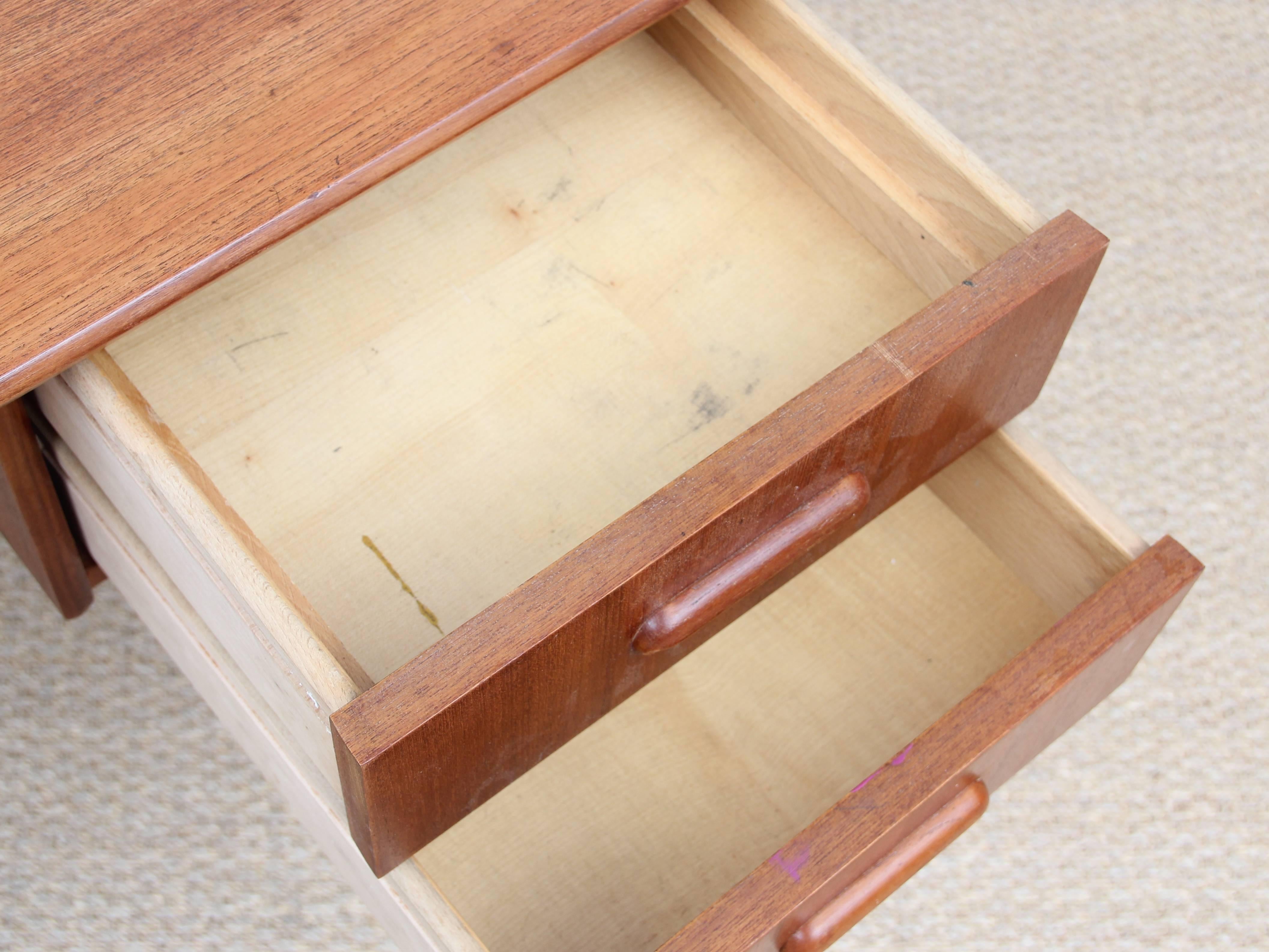 Mid-Century Modern Small Standing Desk in Teak In Excellent Condition In Courbevoie, FR