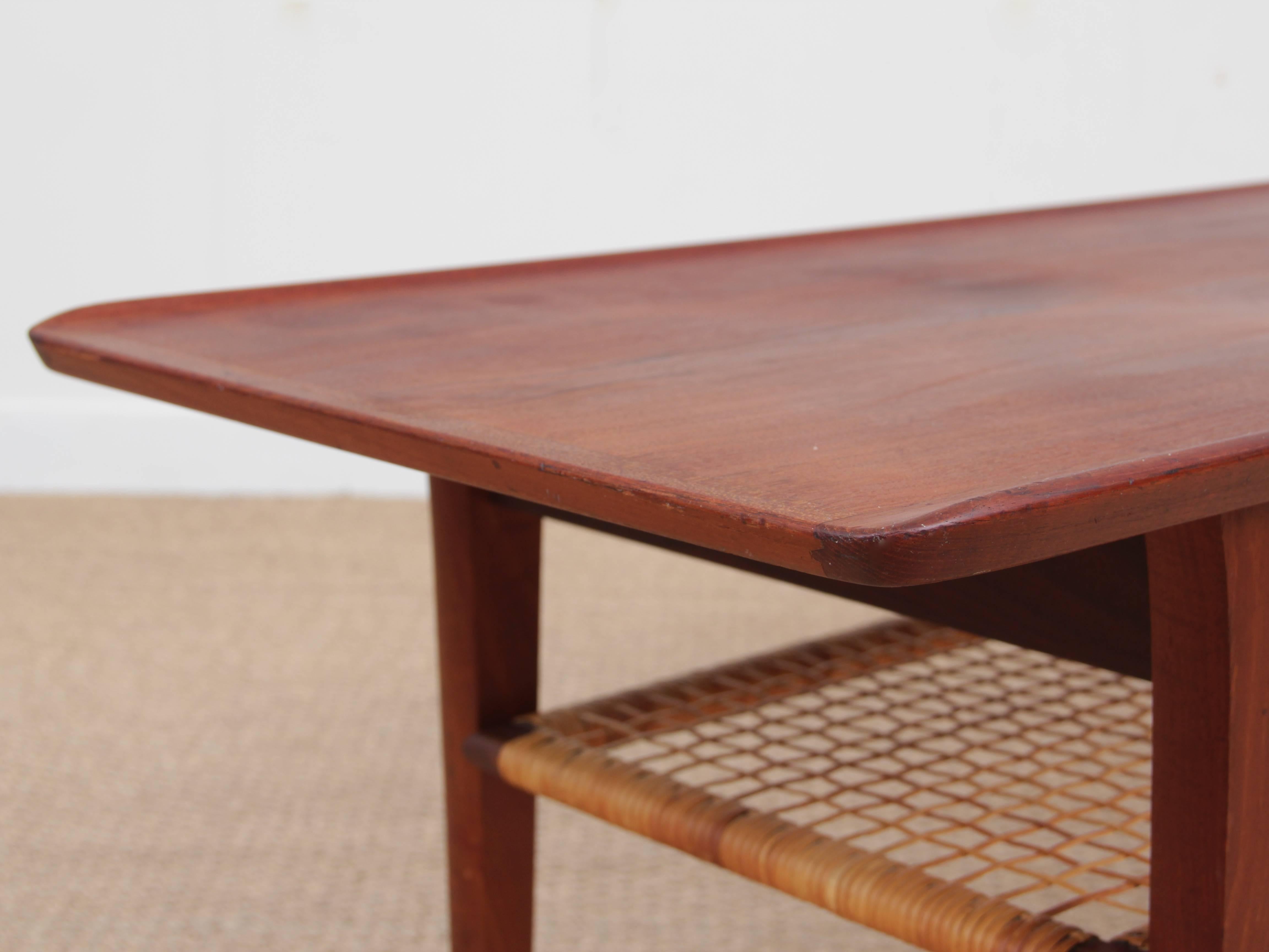 Mid-Century Modern Scandinavian Coffee Table in Teak and Cane In Excellent Condition In Courbevoie, FR