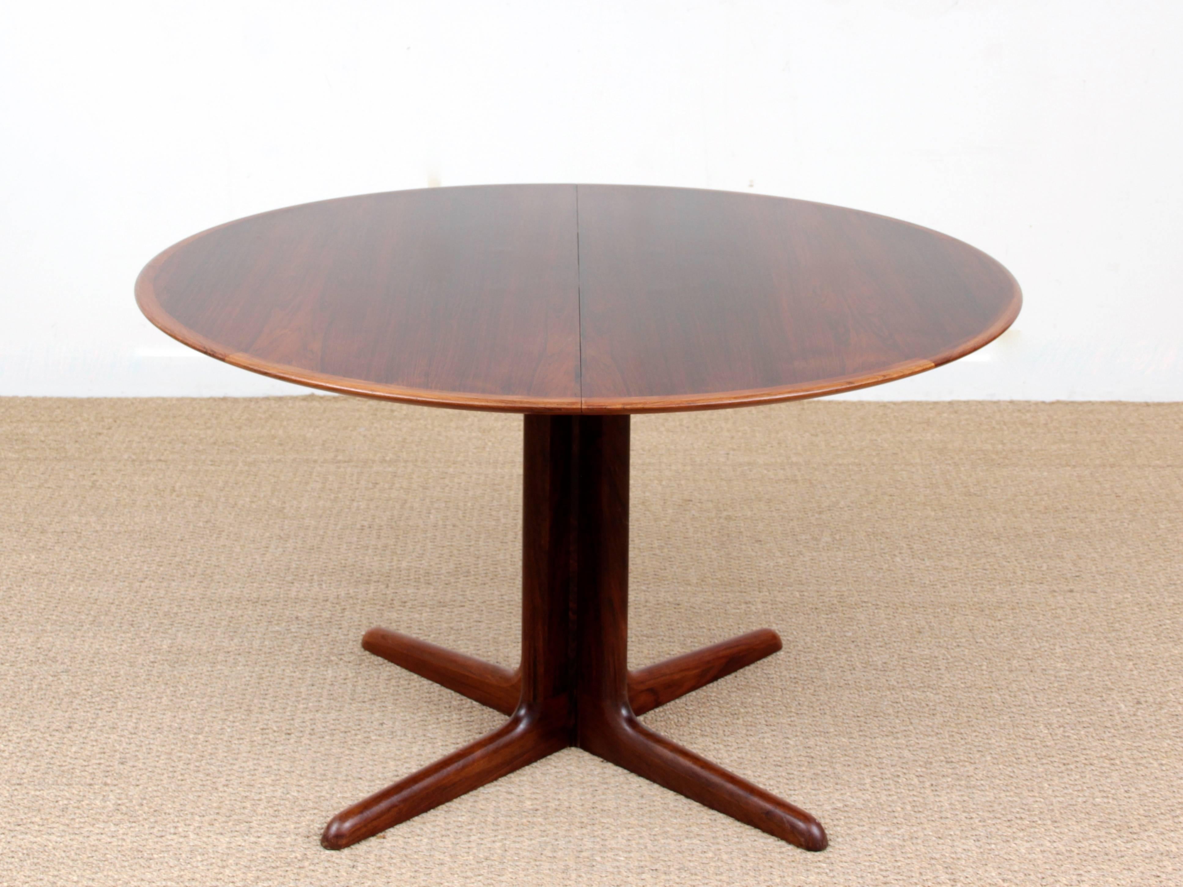 Mid-Century  modern scandinavian round dining table in Rosewood 6/10 seat. Come with 2 extra leaves.