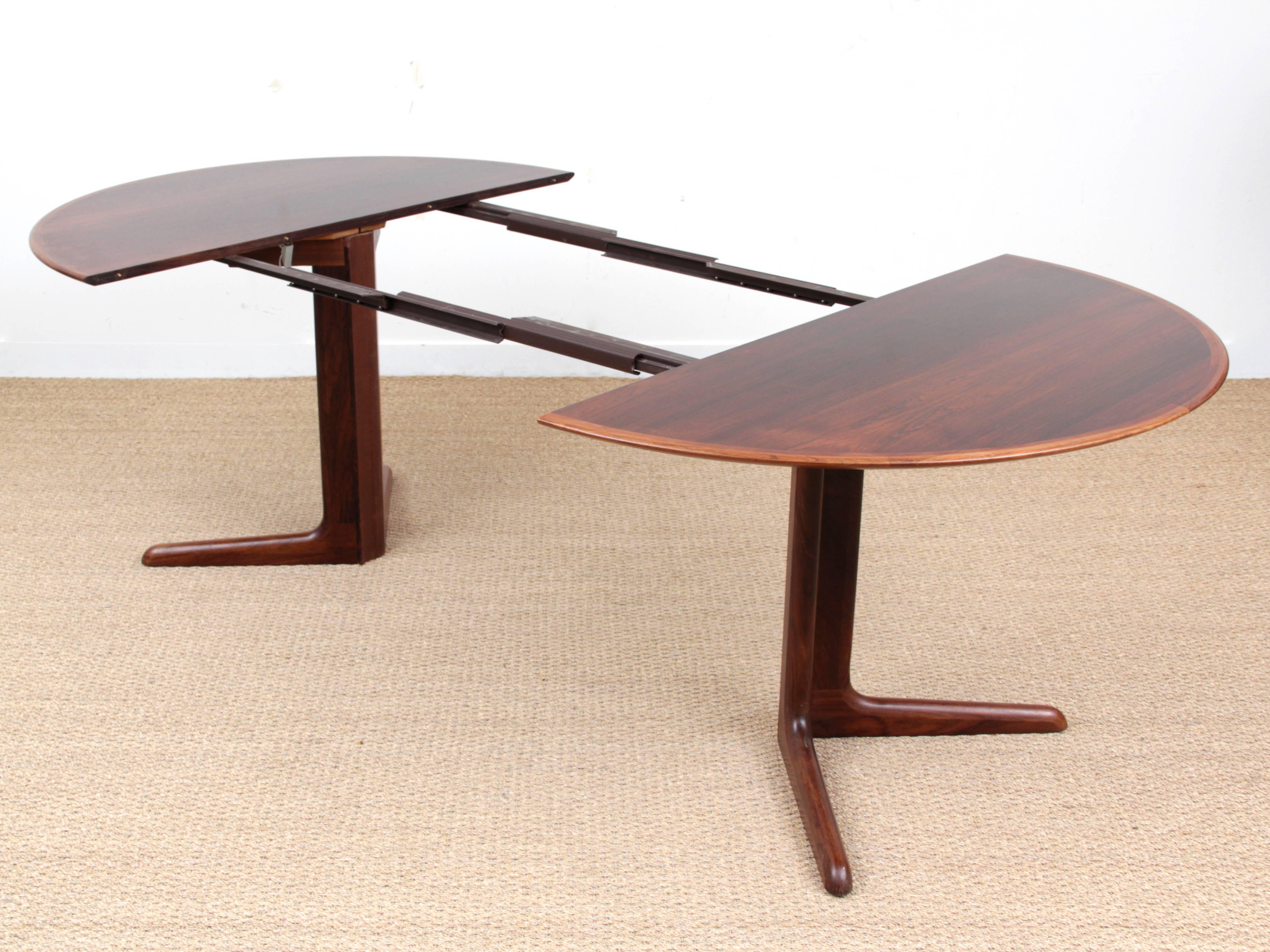 Late 20th Century Mid-Century Modern Scandinavian Round Dining Table in Rosewood