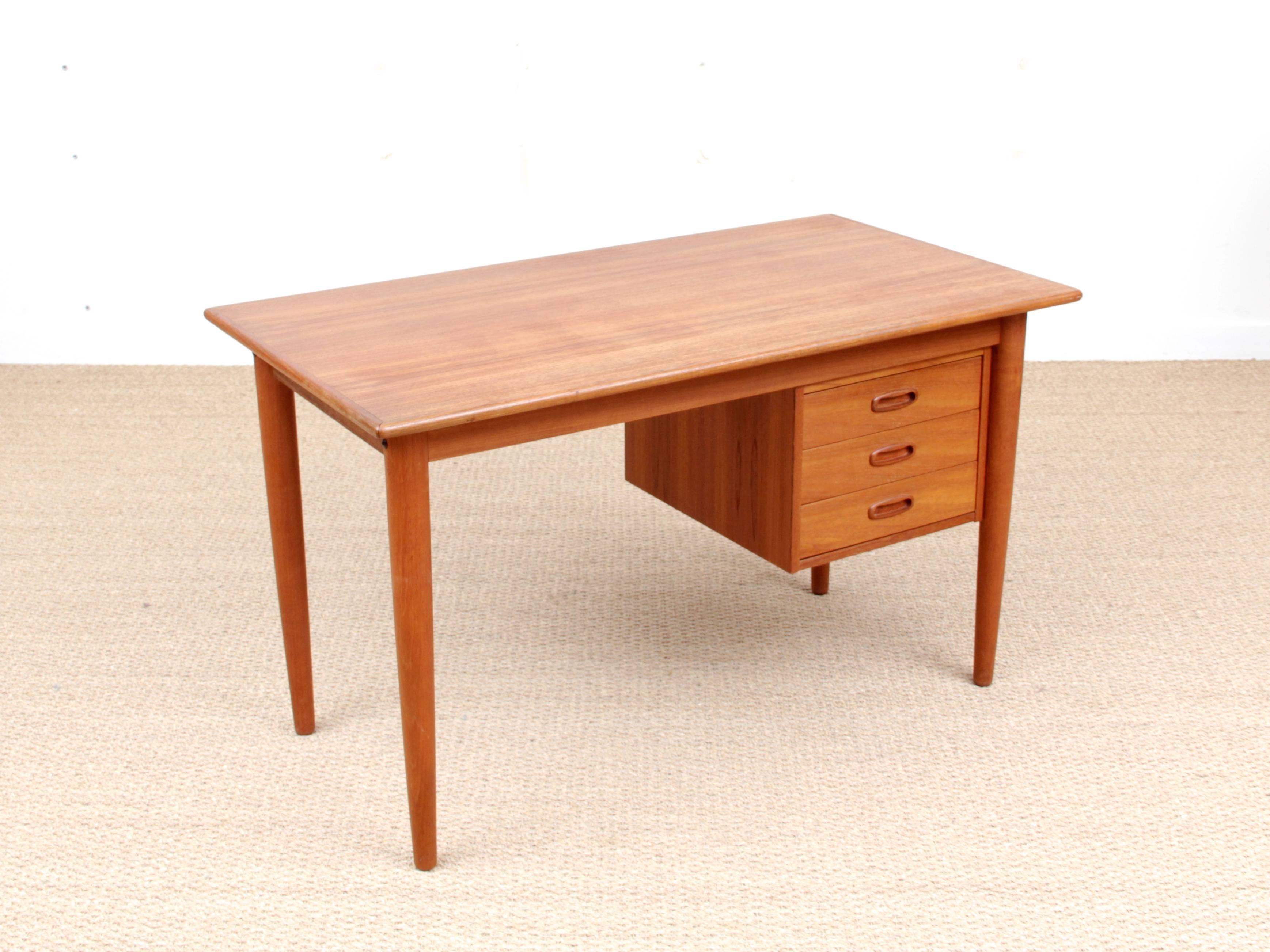 Mid-Century Modern Scandinavian Desk in Teak 5