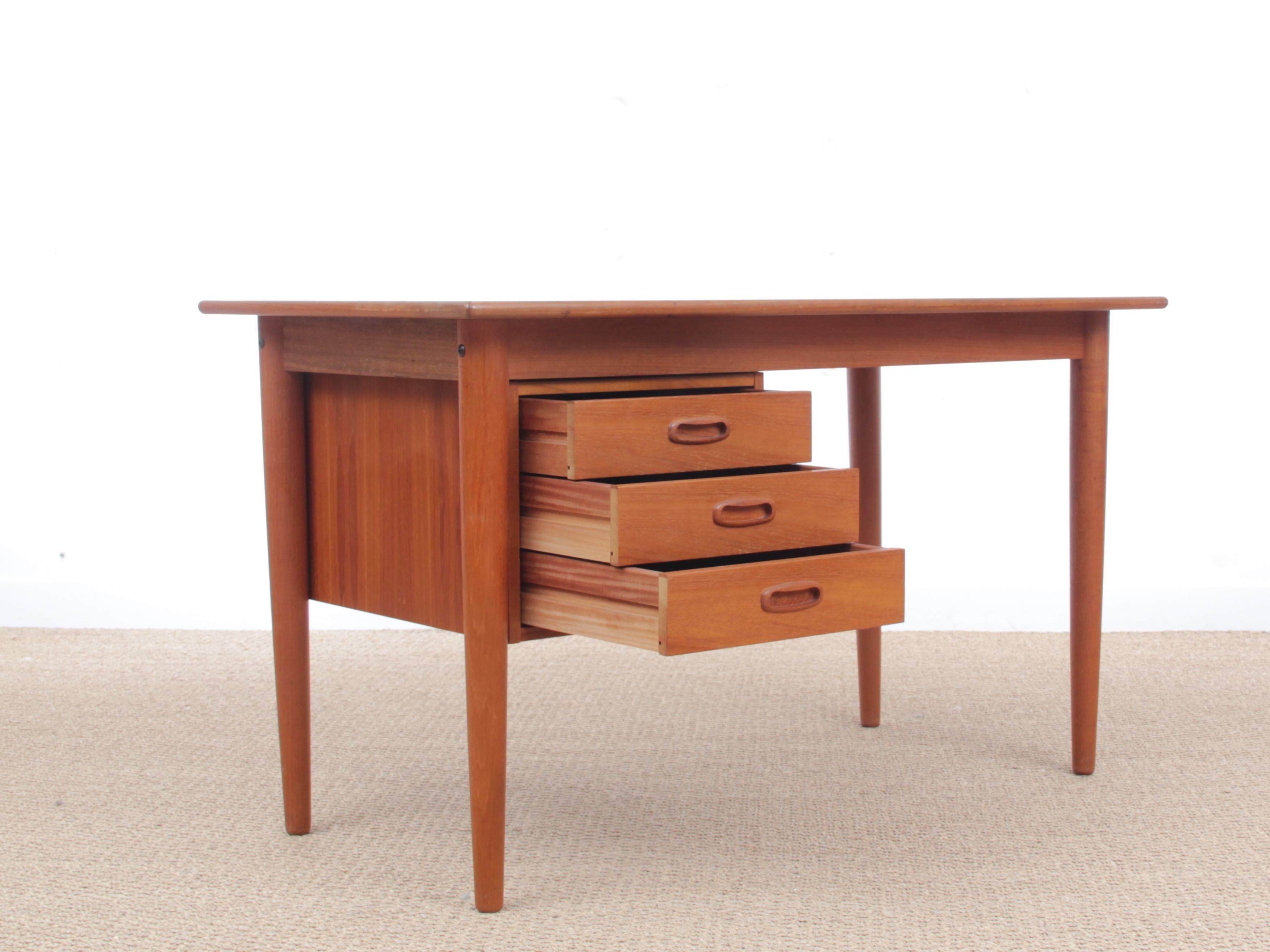 Mid-Century Modern Scandinavian Desk in Teak 1