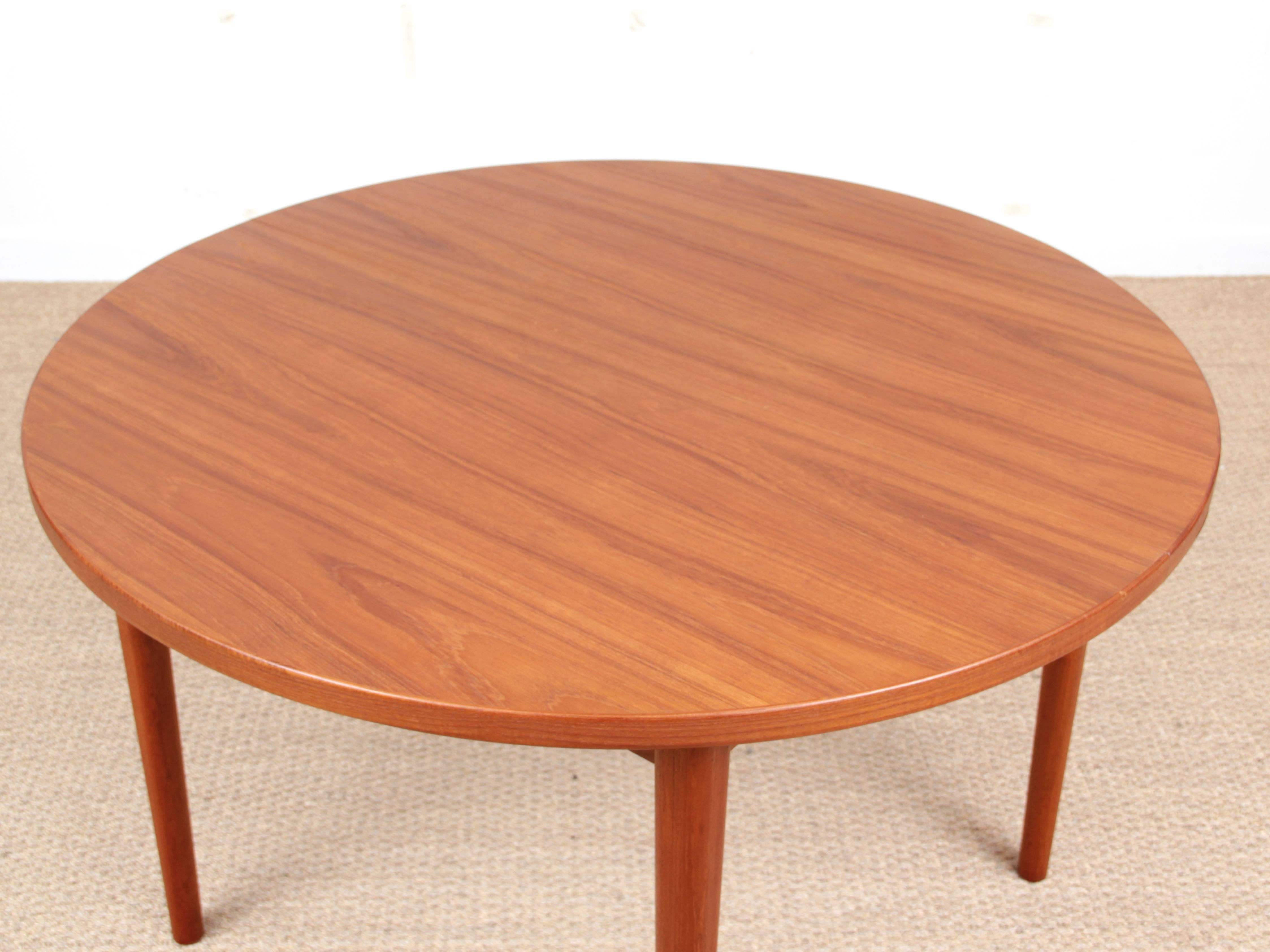 Mid-Century Modern Scandinavian Round Dining Table in Teak by Nils Jonsson 4