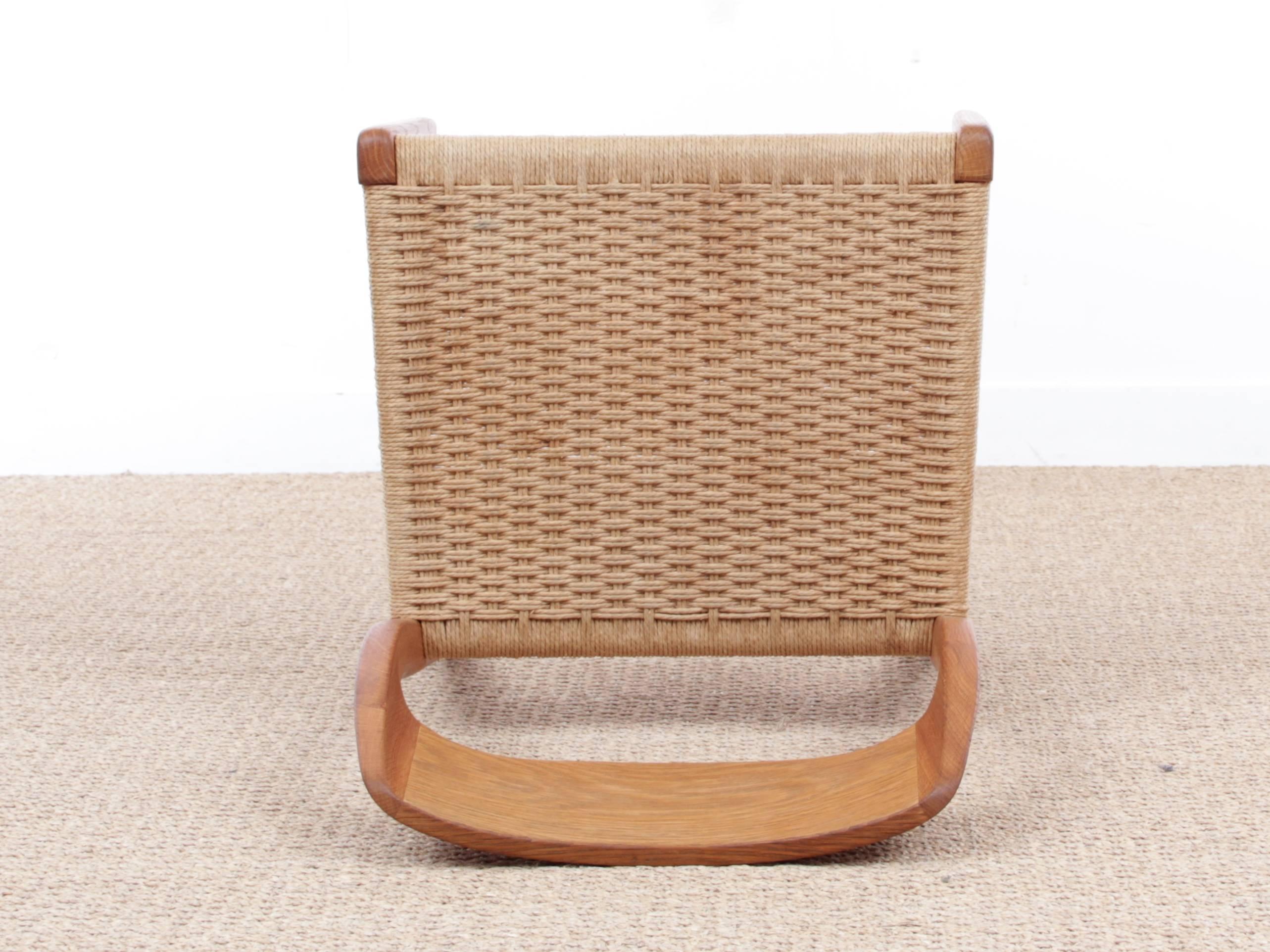 Mid-Century Modern Danish Chair in Oak Model 71 by Niels O. Møller 4