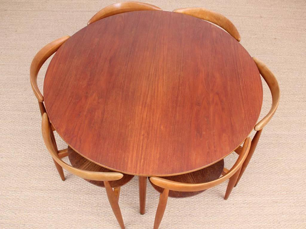 Heart dining set by Hans Wegner, for Fritz Hansen in 1952. Consisting of a tripod table and 6 