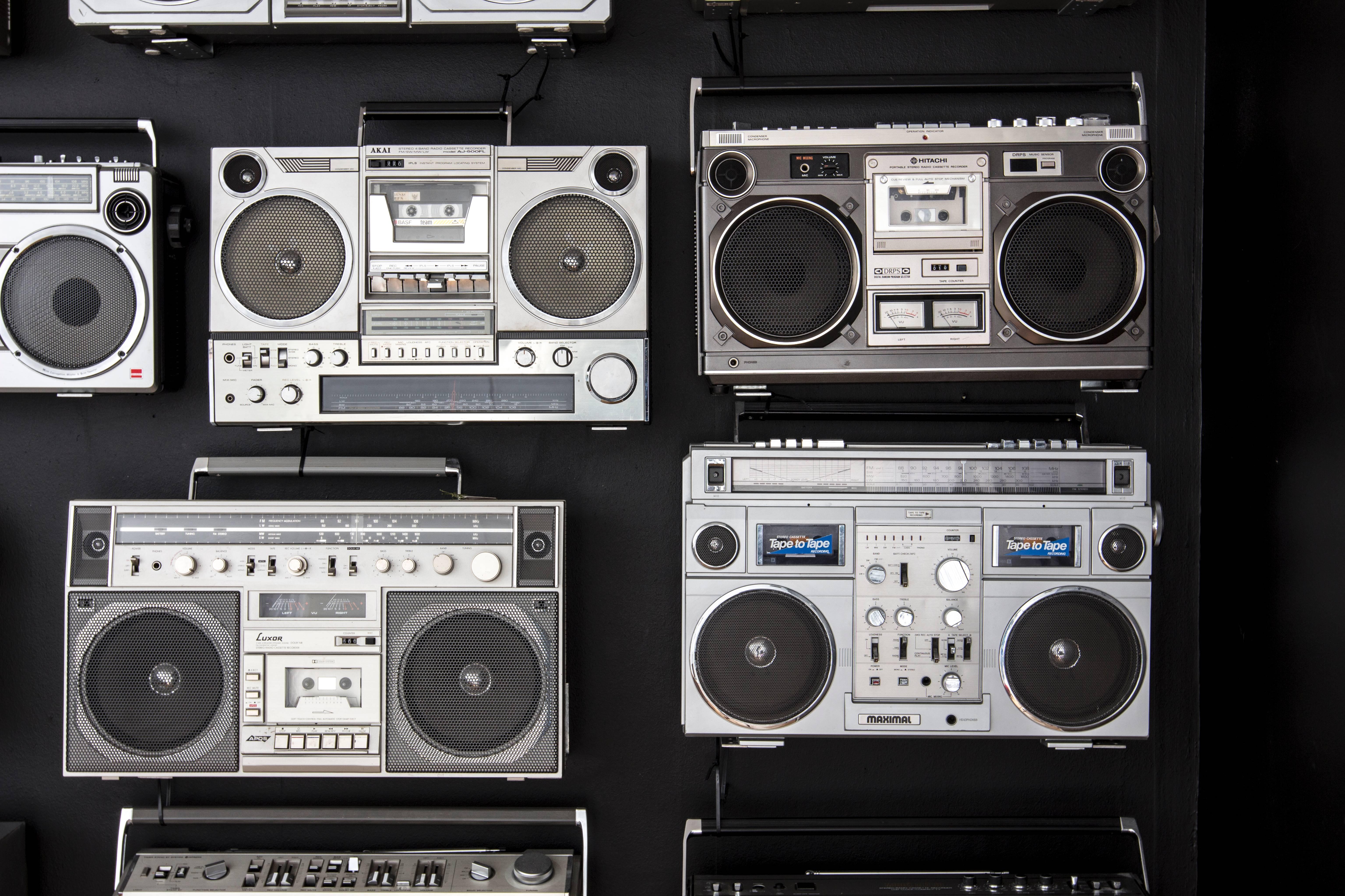 Einzigartige Vintage Boombox-Sammlung aus den 1980er Jahren (Ende des 20. Jahrhunderts) im Angebot