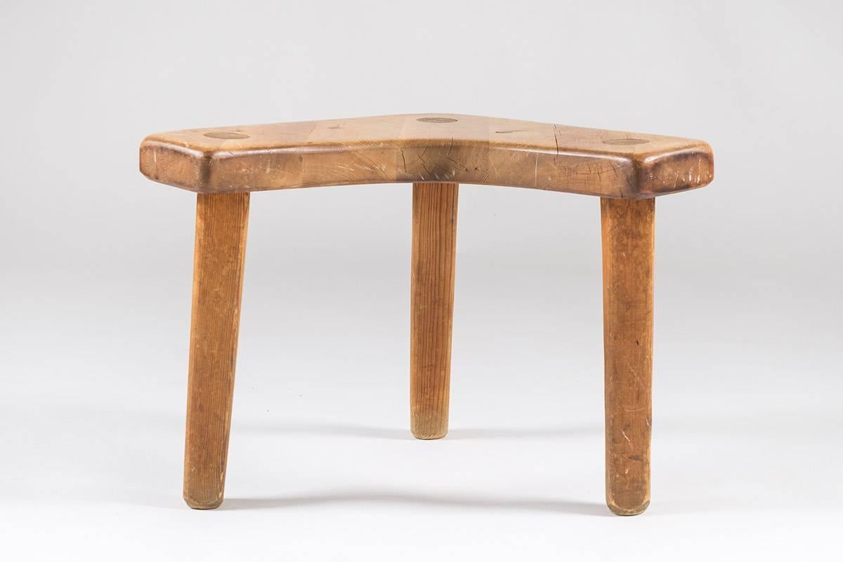 Scandinave moderne Tabouret ou table d'angle en pin fabriqué par un Studio Araft suédois, Stig Sandqvist, années 1940 en vente
