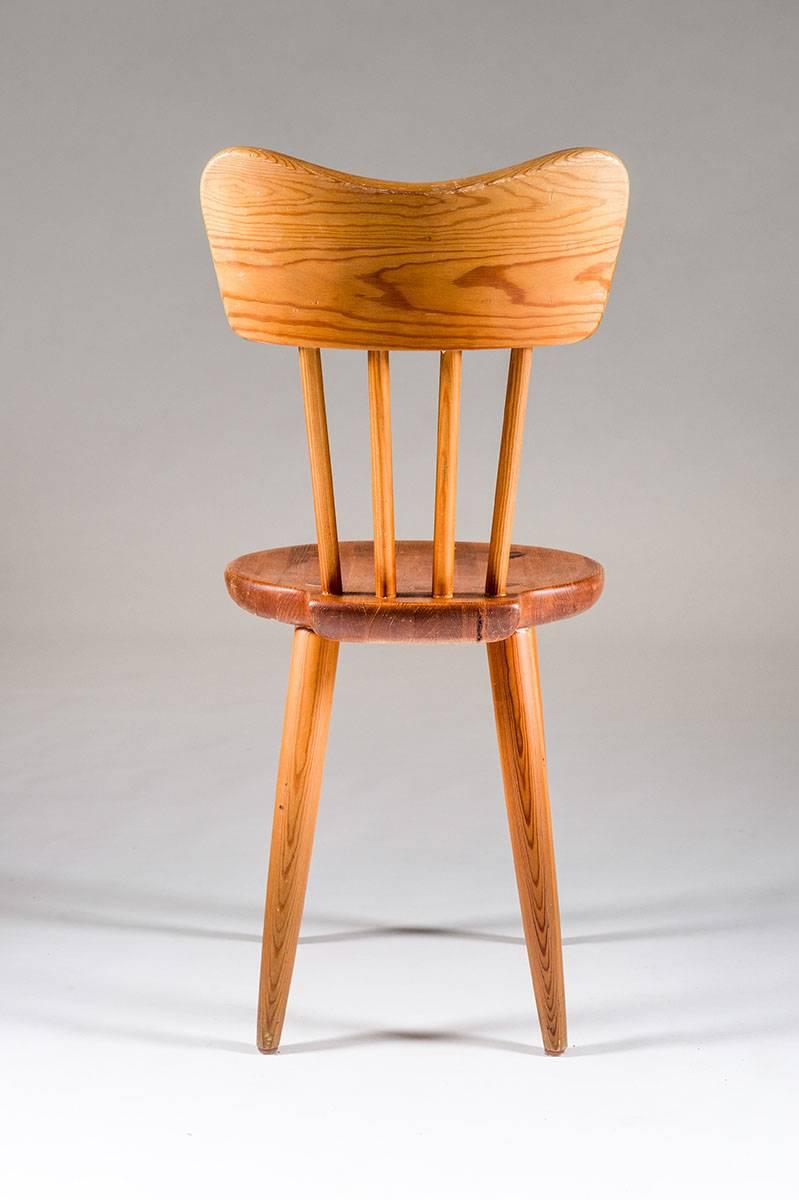 20th Century Set of Four Swedish Chairs in Pine by Torsten Claeson, 1930s For Sale
