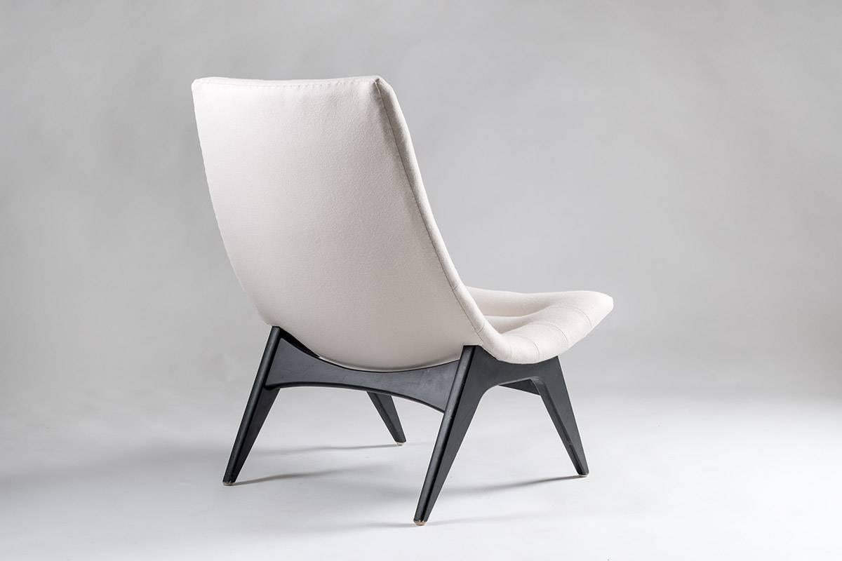 Mid-Century Modern Pair of Scandinavian Lounge Chairs 