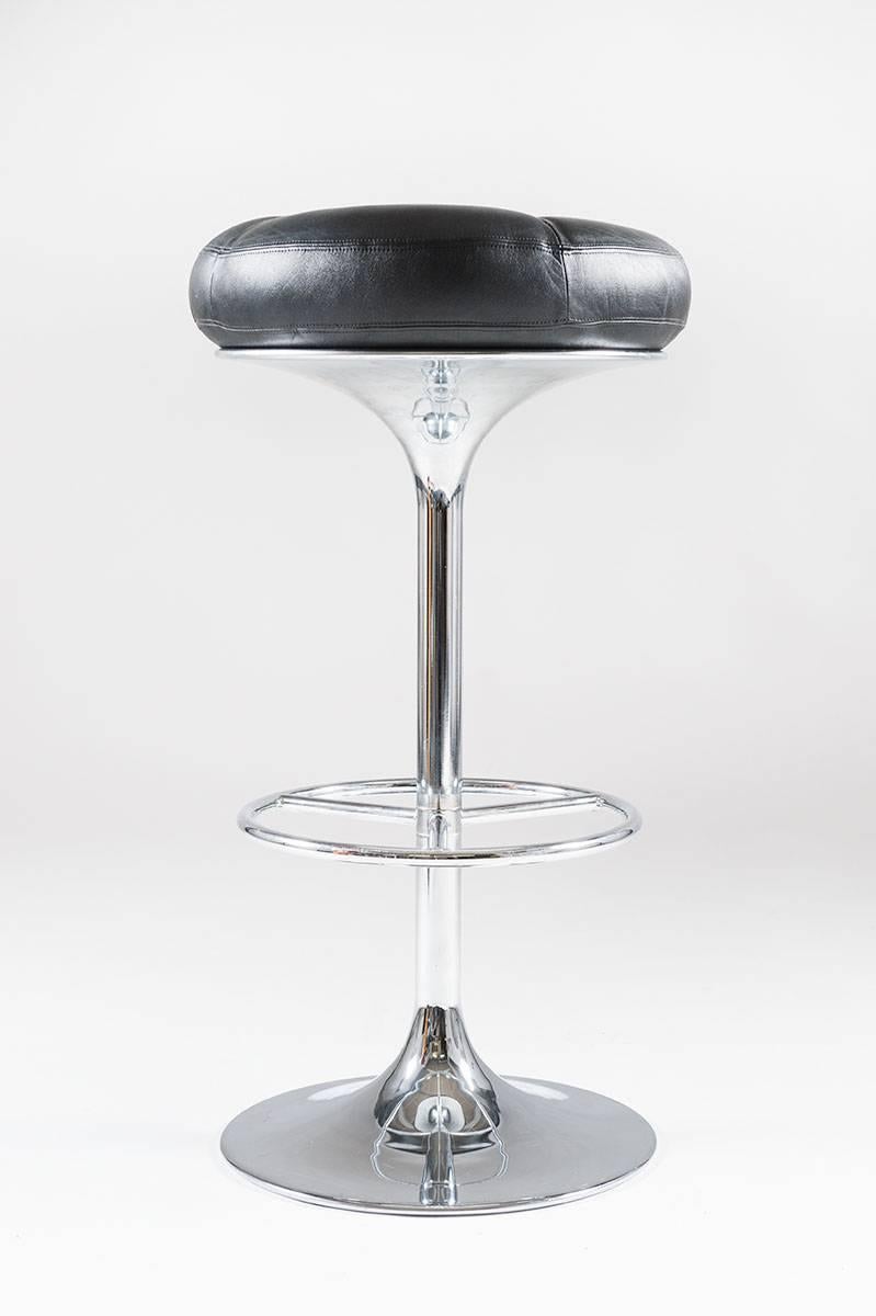 A set of five high-quality bar stools manufactured by Johanson Design in Markaryd. These stools feature a comfortable leather seat on a chrome-colored metal stand. (They don't swivel).
Condition: Excellent vintage condition.
 