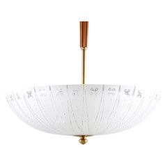 Schwedische moderne glas- und messinganhänger von Orrefors