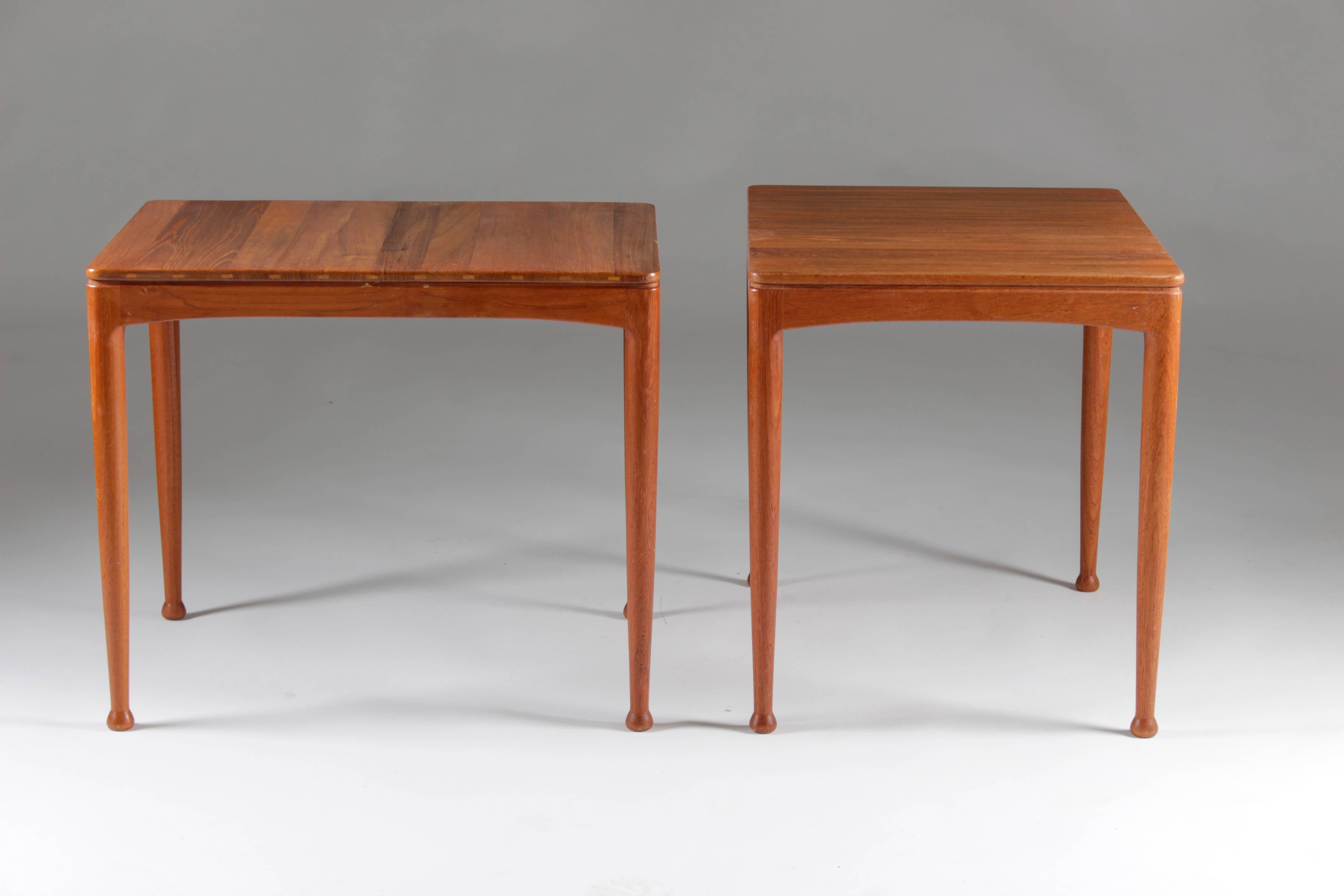 Mid-Century Modern Pair of Side Tables 