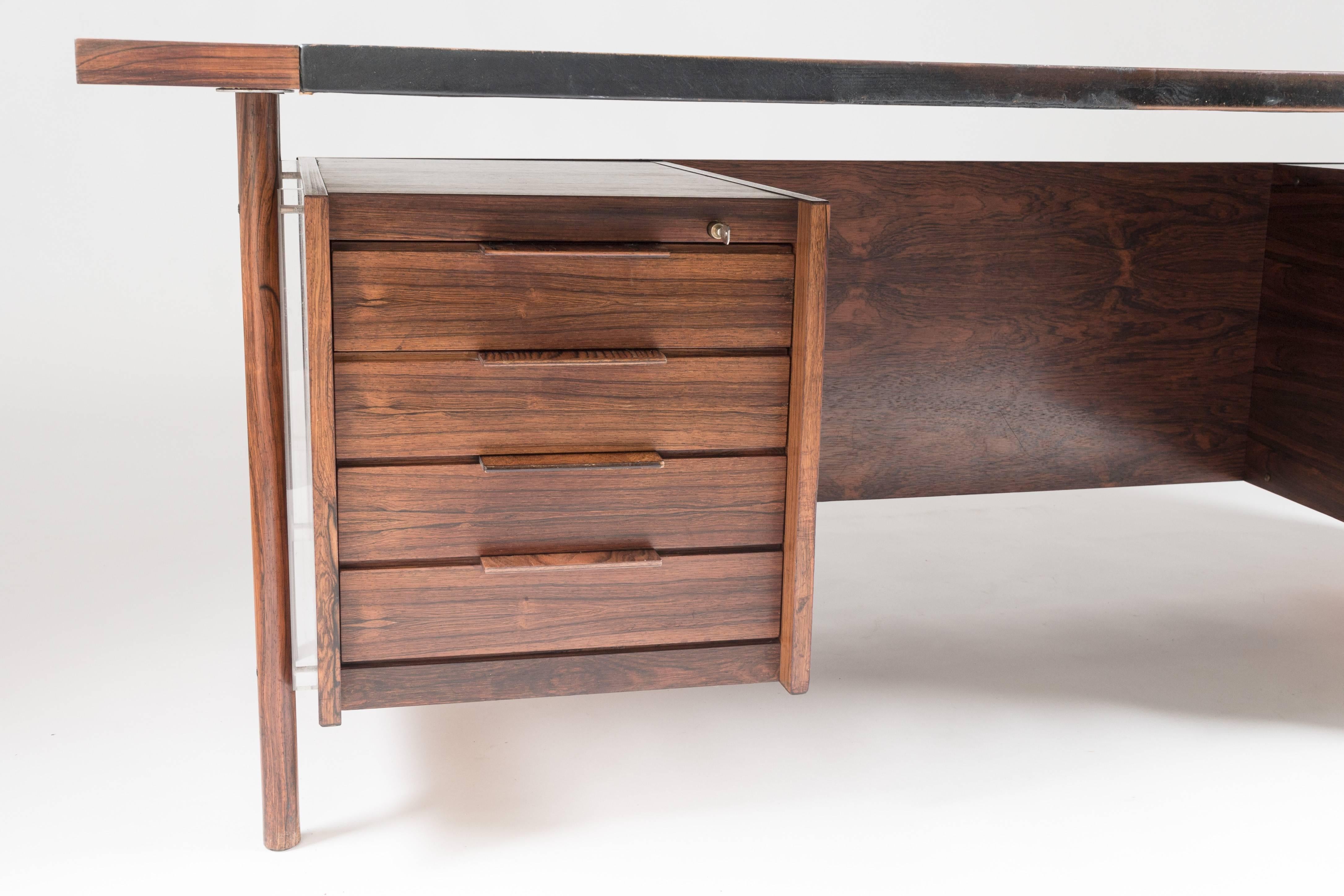 Mid-Century Executive Desk In Rosewood and Leather by Sven Ivar Dysthe In Good Condition In Karlstad, SE