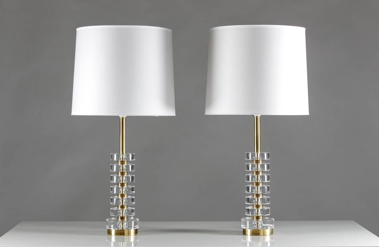 Mid-Century moderno Coppia di lampade da tavolo svedesi in cristallo di Carl Fagerlund per Orrefors in vendita