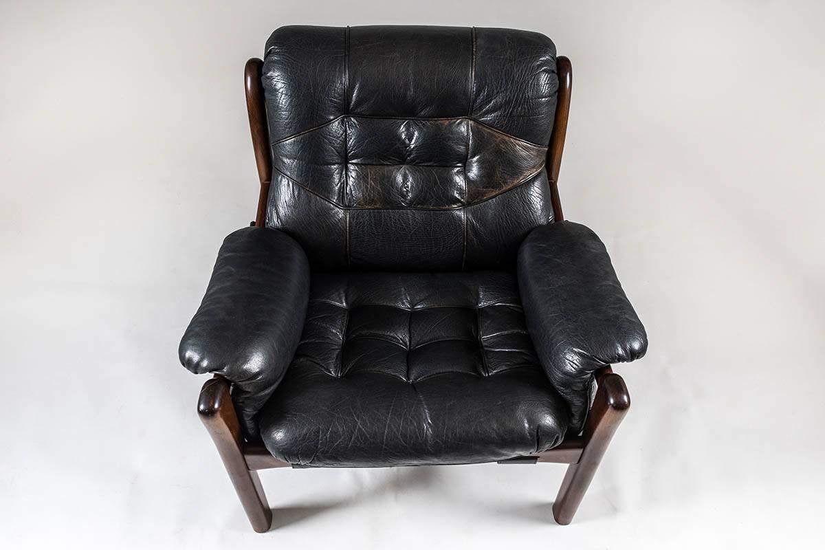 Midcentury Buffalo Leather Easy Chair in the Style of Jean Gillon In Good Condition In Karlstad, SE