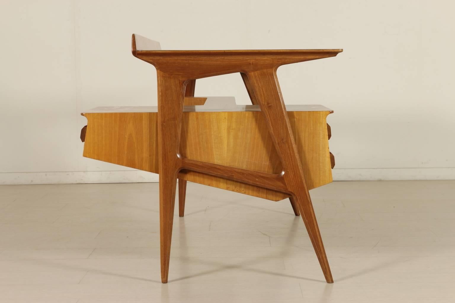 Desk Attributed to Vittorio Dassi Mahogany Formica, 1950s 1