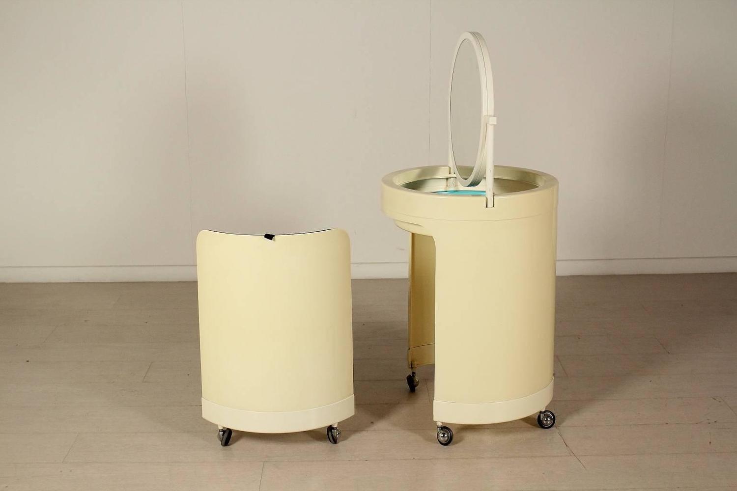 Plastic Dressing Table with Mirror Manufactured in Italy, 1970s at 1stdibs