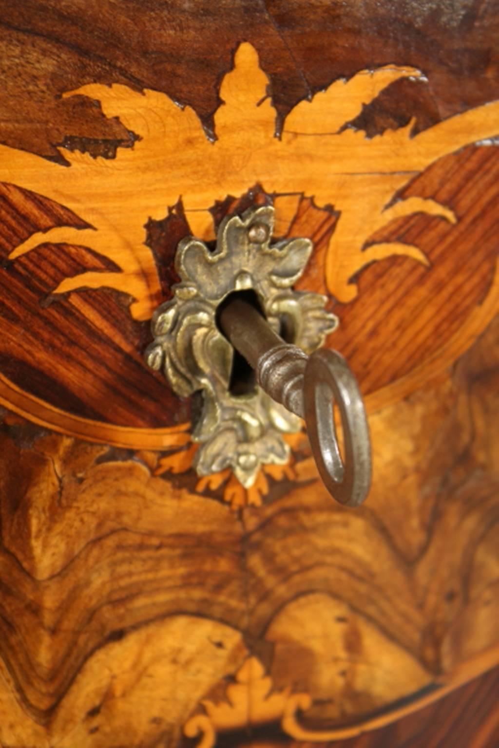 Late 18th Century Baroque Revival Walnut Burl Veneered Wall Table 2