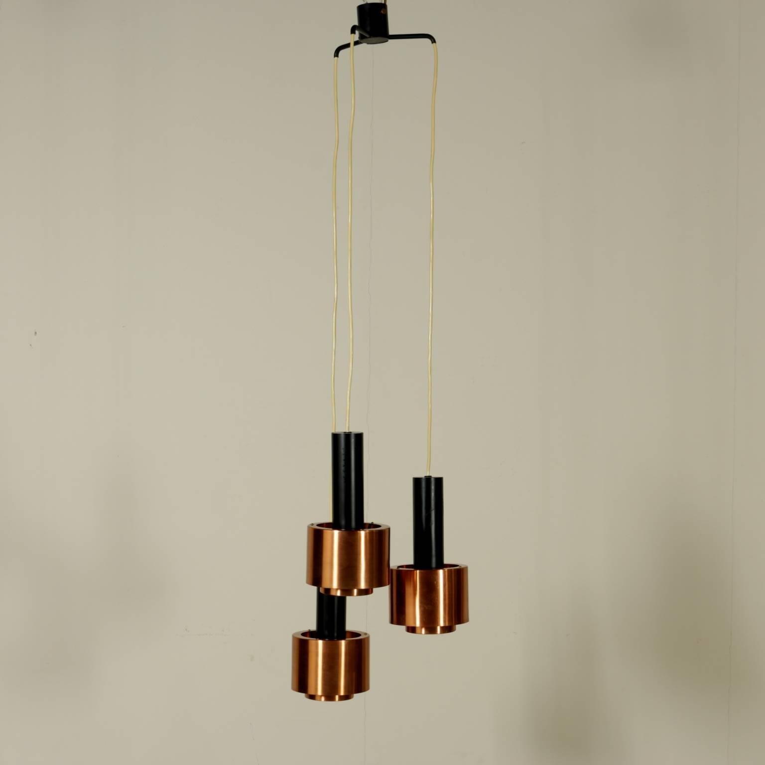 Stilnovo hanging lamp, lacquered aluminium, copper. Manufactured in Italy, 1960s.