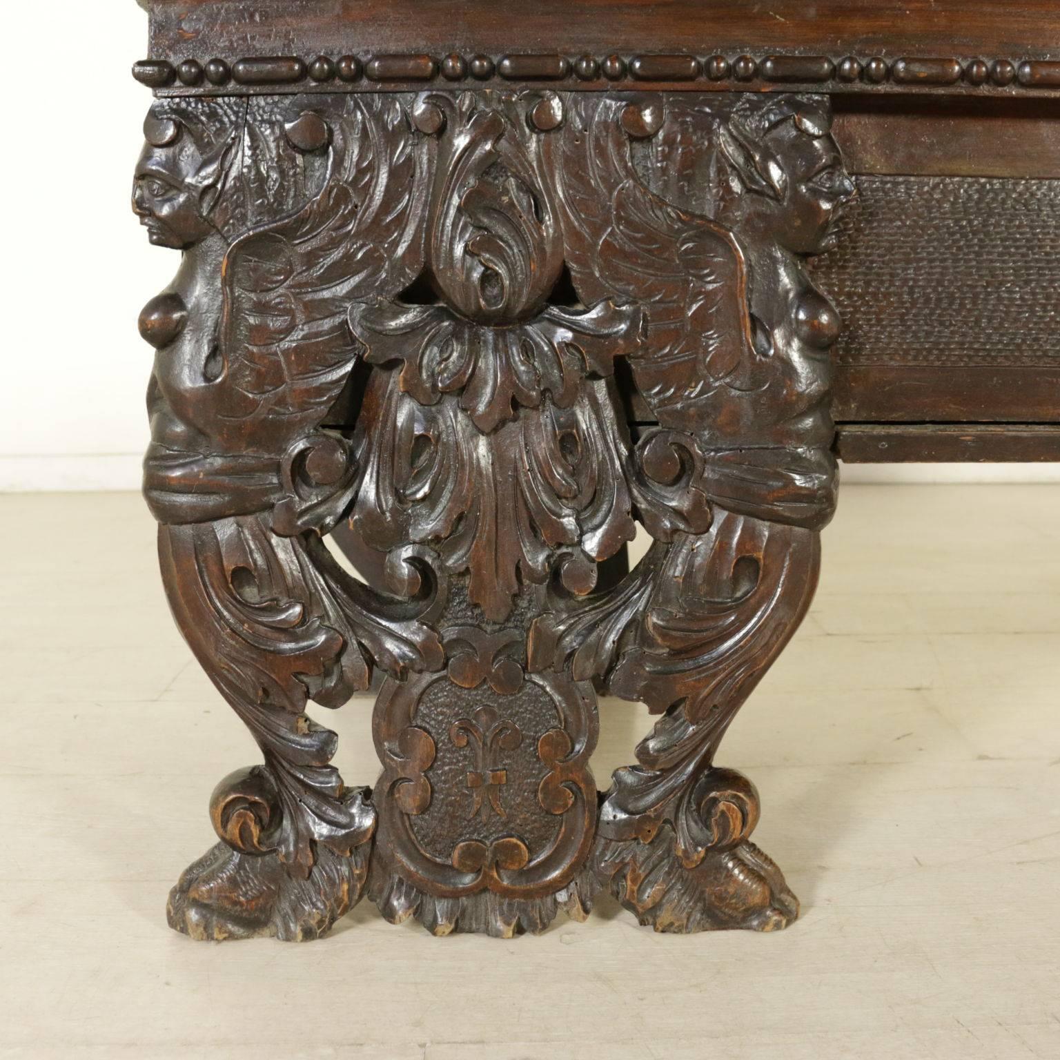 Richly Carved Walnut Bench Neo-Renaissance Style Italy 20th Century 1