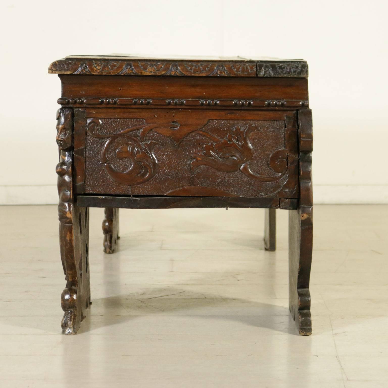 Richly Carved Walnut Bench Neo-Renaissance Style Italy 20th Century 5
