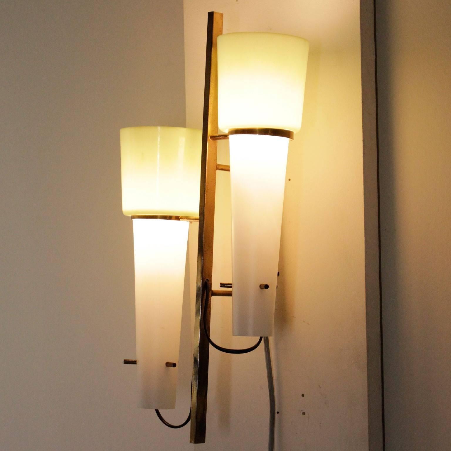 Mid-Century Modern Wall Lamp Metal Brass and Glass Vintage Manufactured in Italy, 1950s-1960s