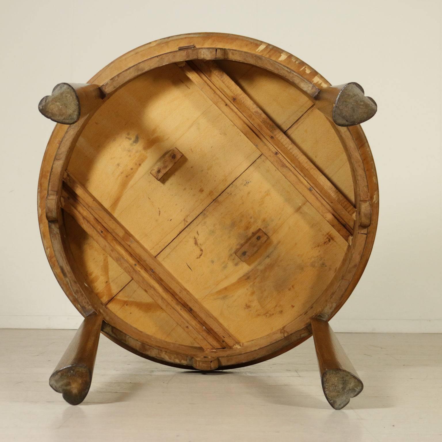 Round Table Oak Veneer Vintage Manufactured in Italy 1950s 4