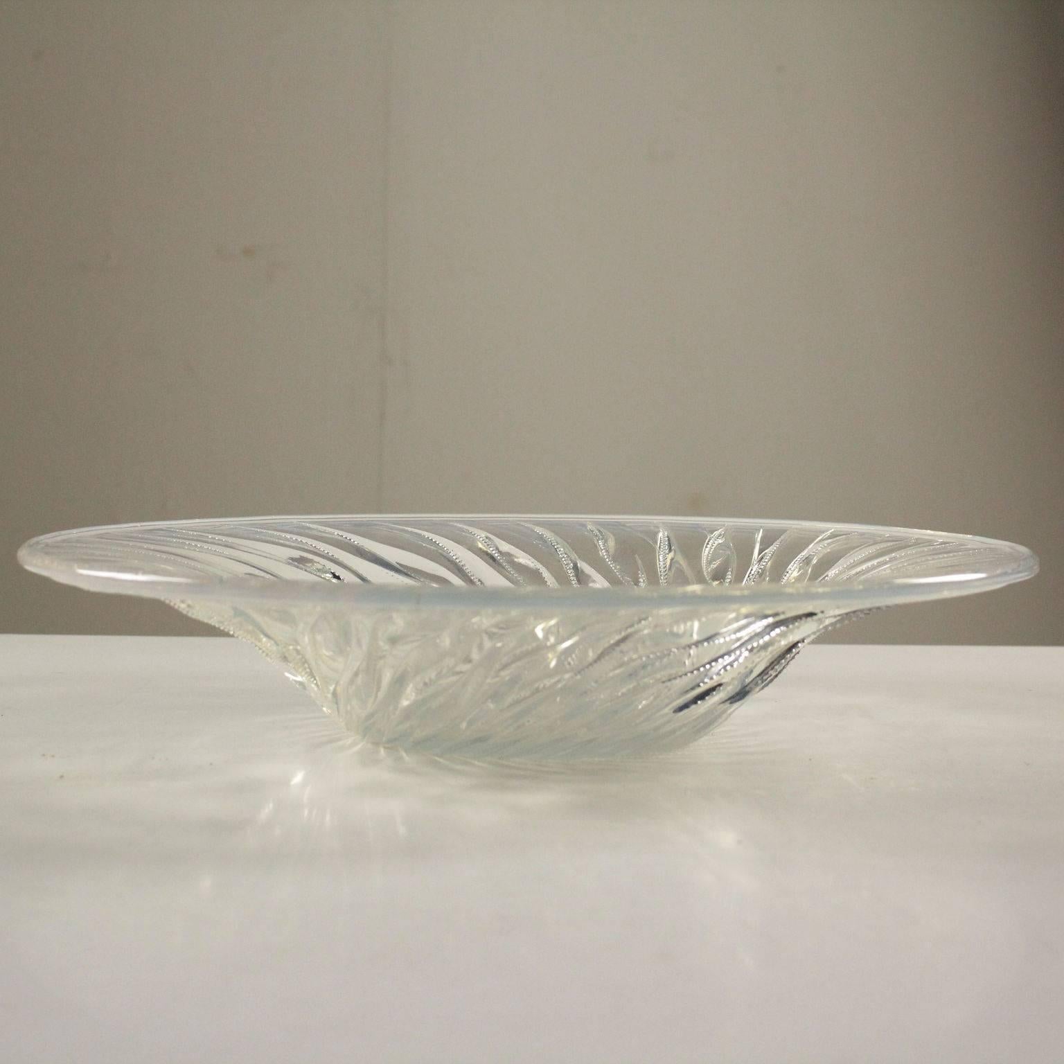 French Lalique Centrepiece Opalescent Glass Vintage, France, First Half of the 1900