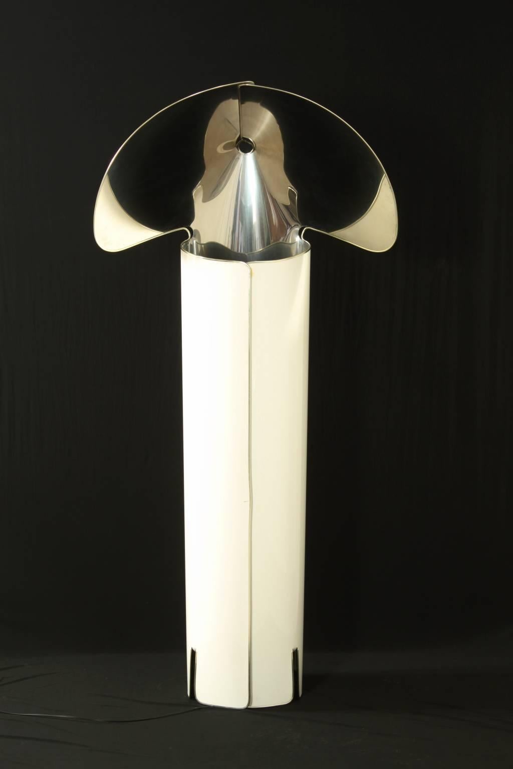 Mid-Century Modern Floor Lamp 'Chiara' by Mario Bellini Enamelled Steel 1960s Produced by Flos 
