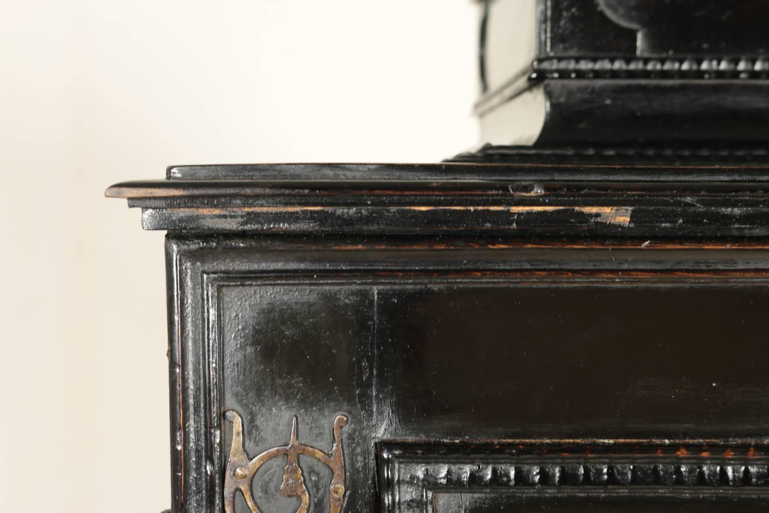 19th Century Ebonised Wood Coin Cabinet Manufactured in Italy In Good Condition In Milano, IT