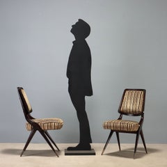 Huit chaises vintage des années 50-60 avec pieds en laiton, dont la partie en bois a été restaurée