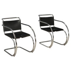 Zwei Sessel „MR 20“ von Mies van der Rohe aus den 70er- und 80er-Jahren