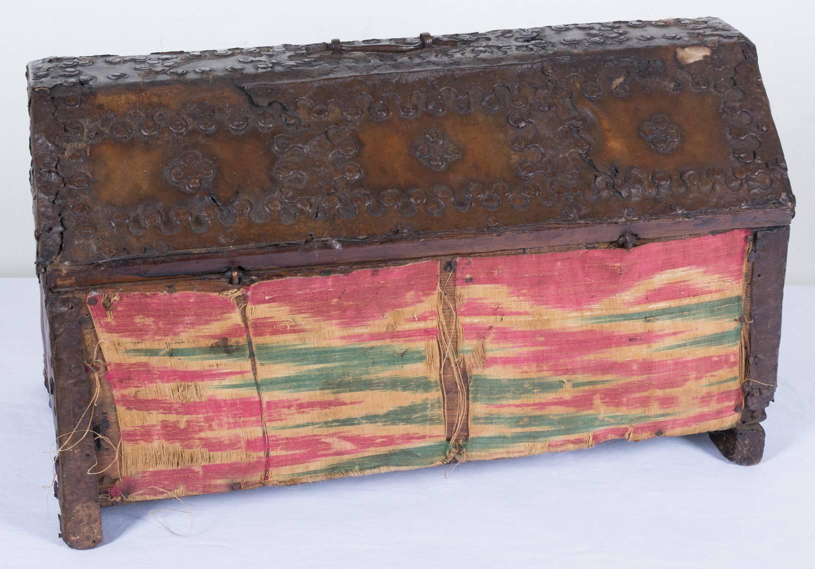 Renaissance 16th Century Spanish Leather and Wood Box with Ironwork For Sale
