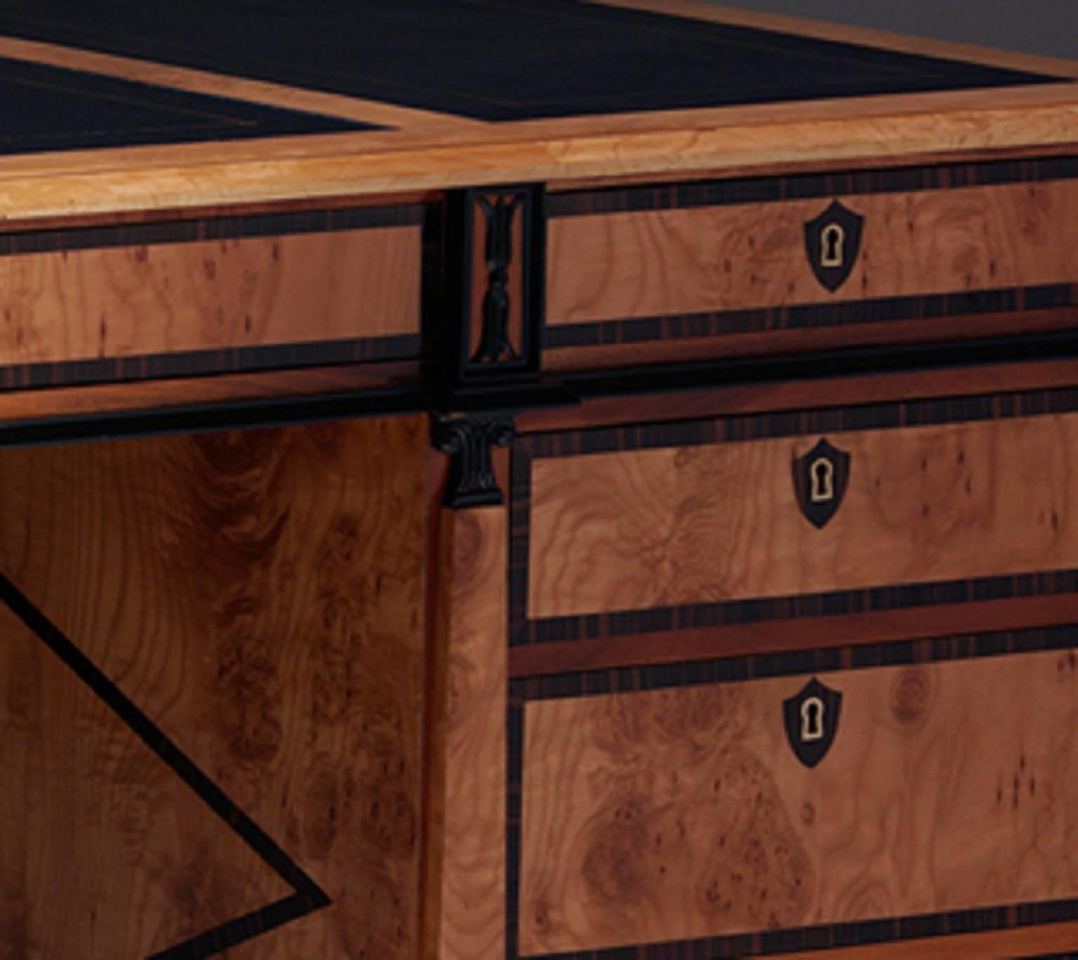 Escritorio de pedestal al estilo Biedermeier Alemán en venta