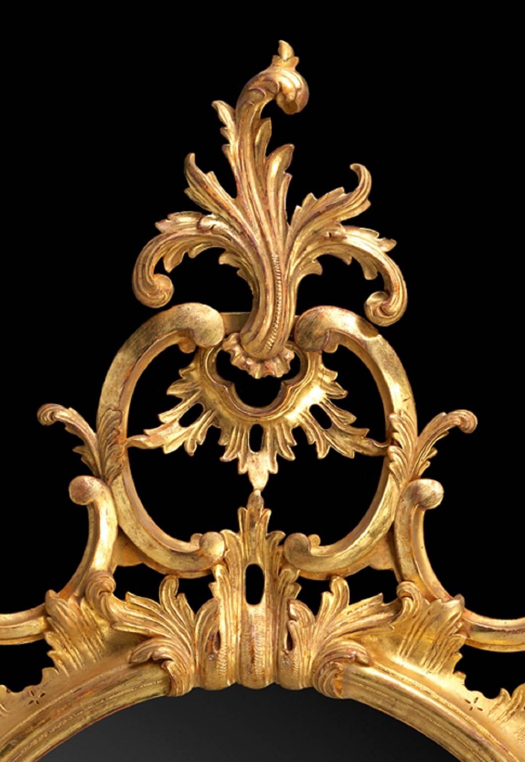 Fait main Miroir ovale à la manière de Thomas Chippendale en vente