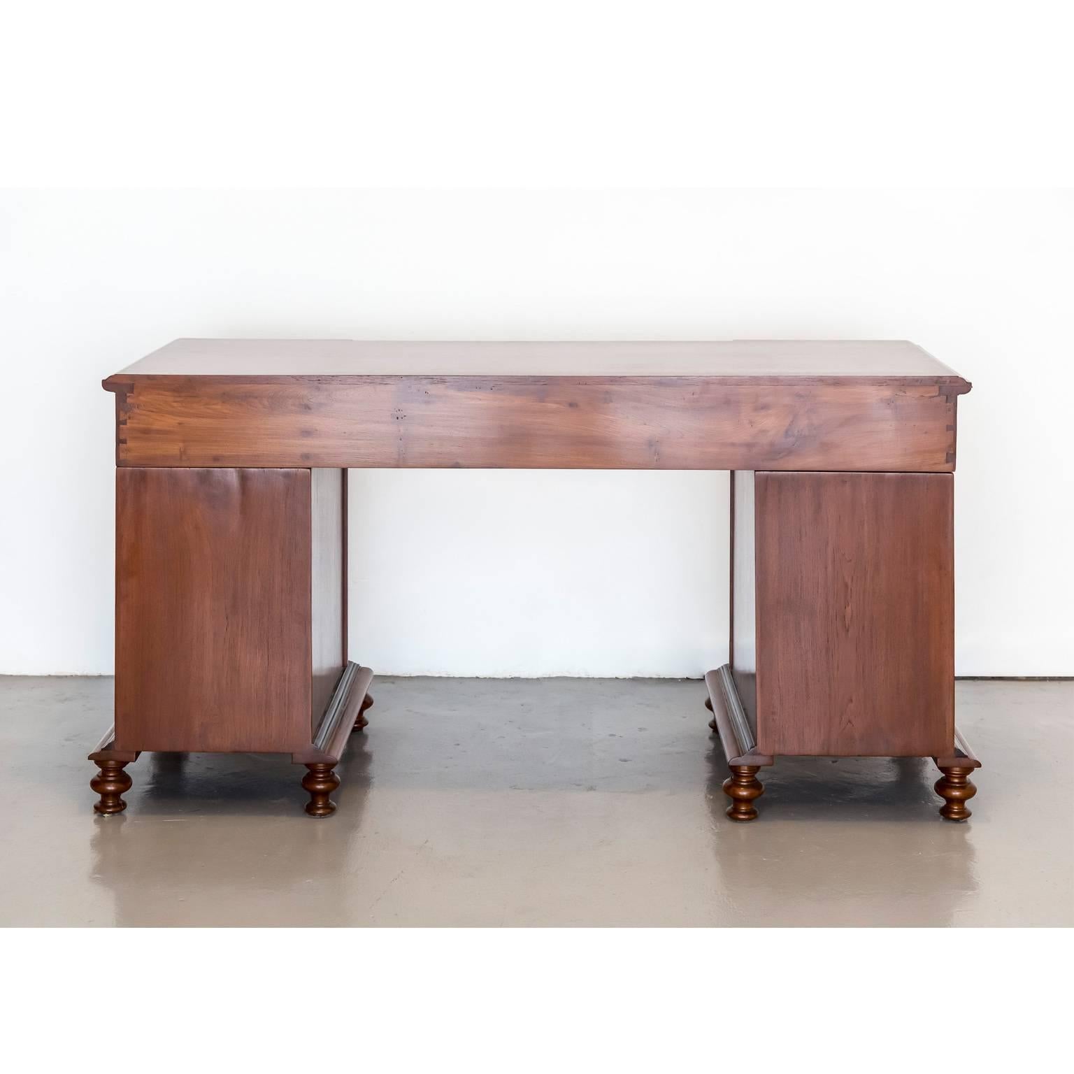 Antique Anglo-Indian or British Colonial Teak Wood Pedestal Desk For Sale 2
