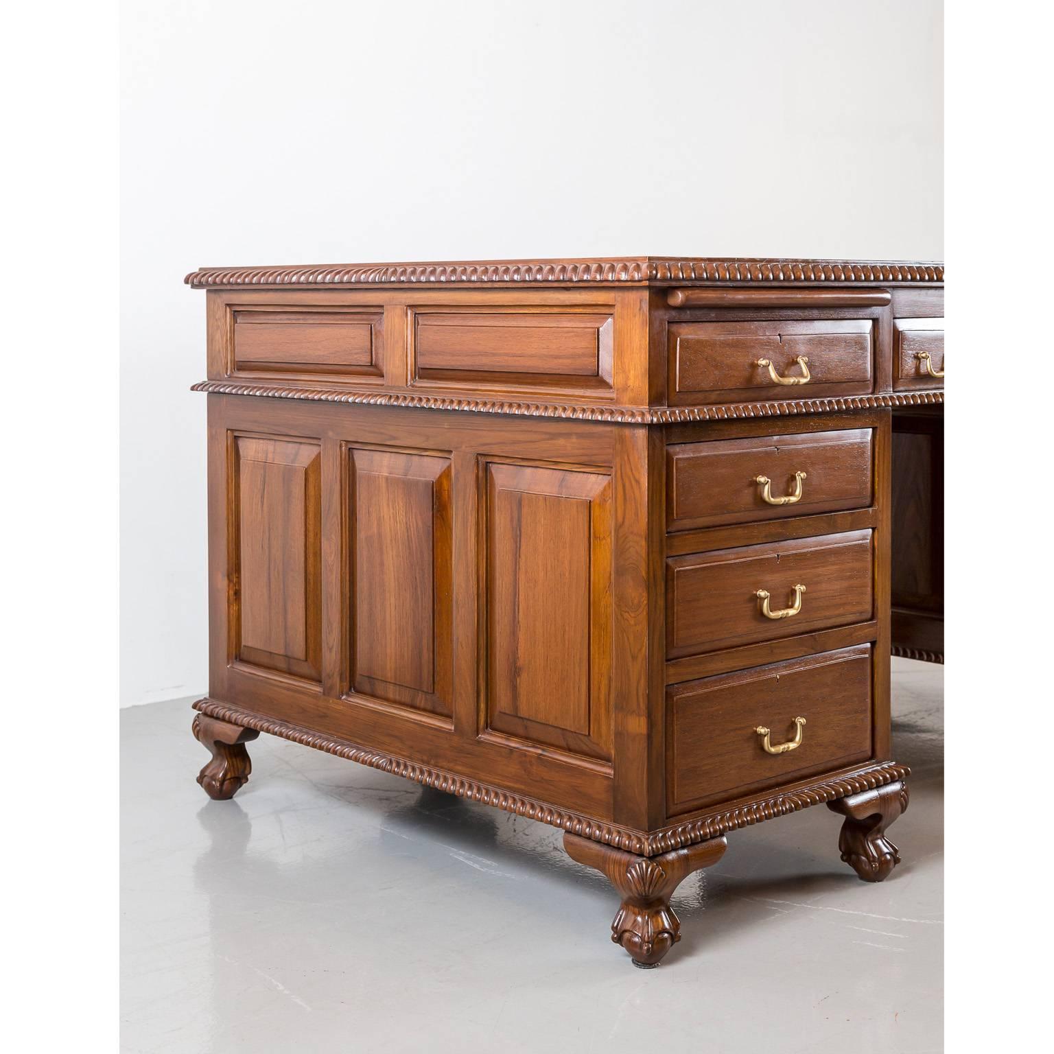 Antique Anglo-Indian Teakwood Pedestal Desk In Excellent Condition In Singapore, SG