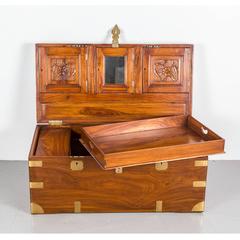 Ancienne commode de campagne coloniale anglo-indienne ou britannique