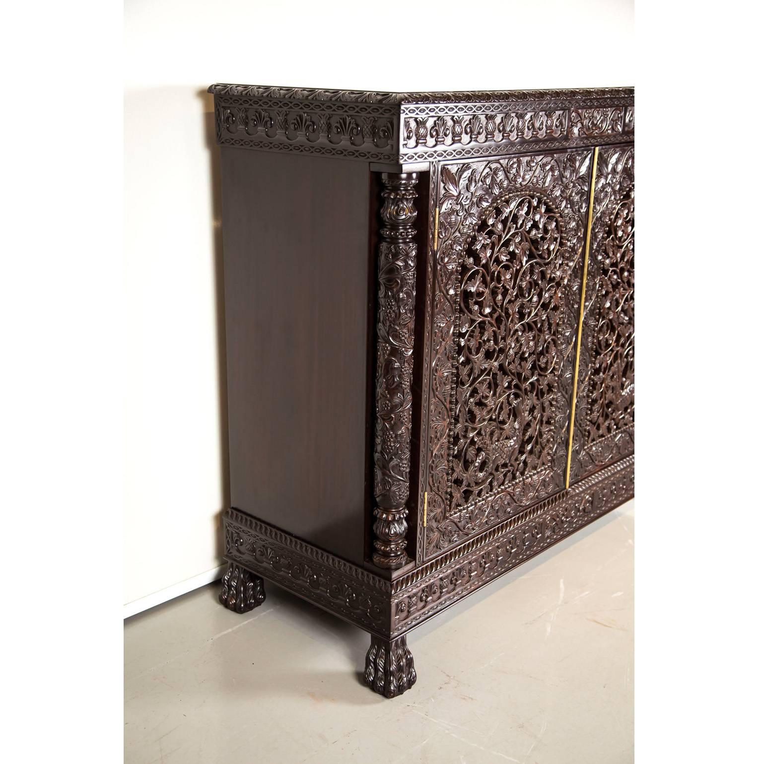 Antique Anglo-Indian or British Colonial Rosewood Cabinet In Excellent Condition For Sale In Singapore, SG