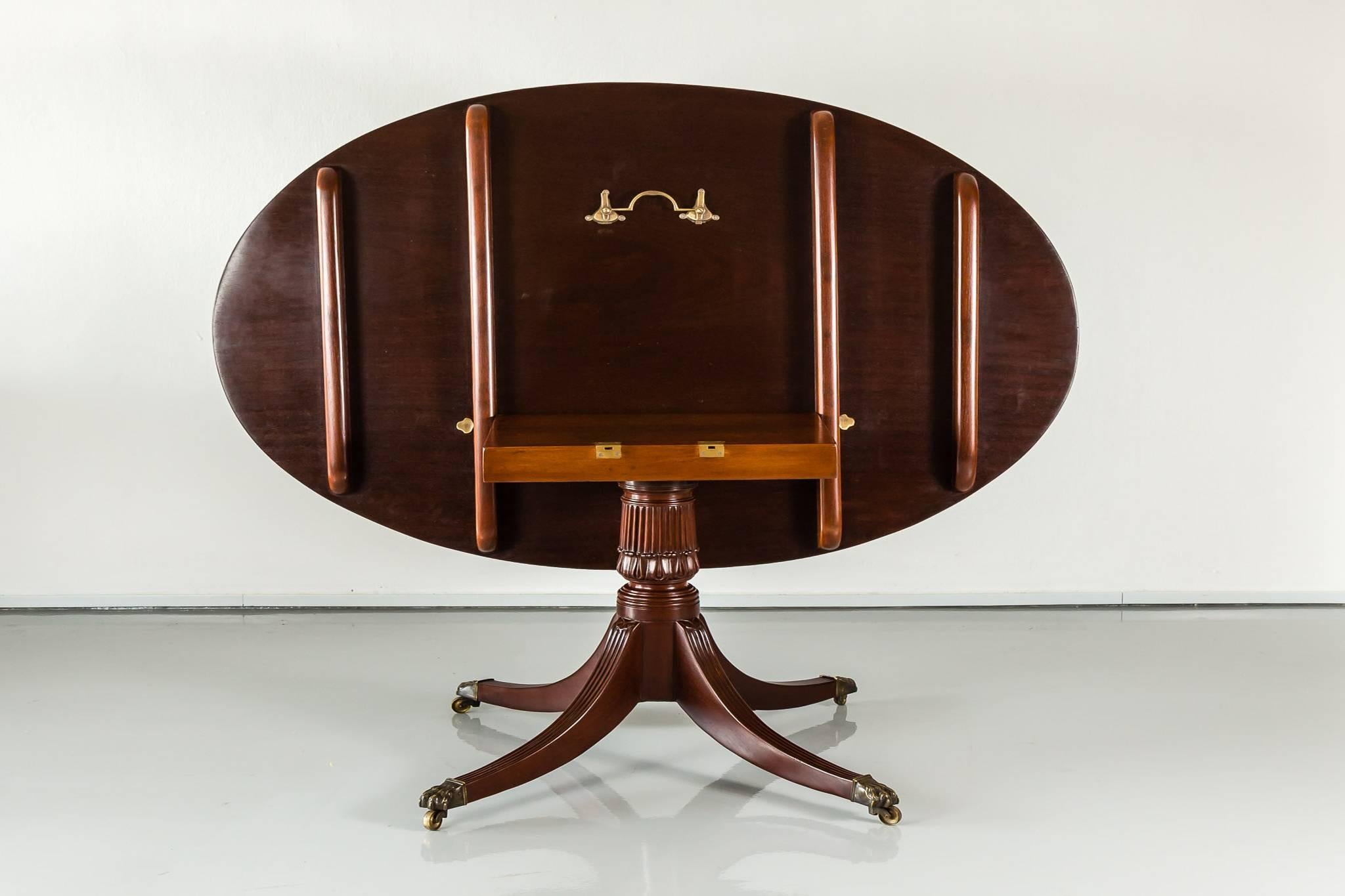 Antique Anglo-Indian or British Colonial Mahogany Oval Table For Sale 5