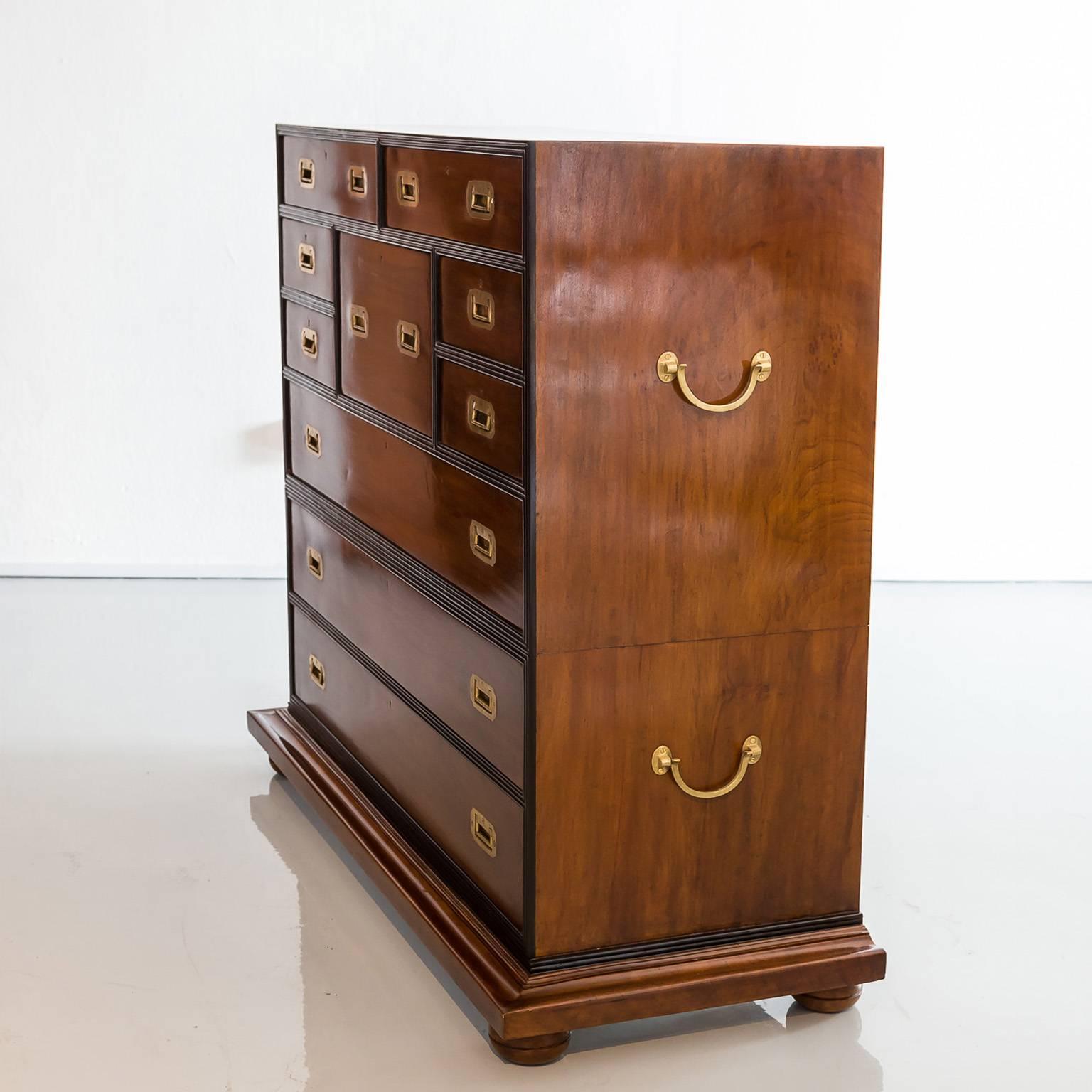 Anglo-Indian or British Colonial Camphor and Ebony Campaign Chest of Drawers In Good Condition For Sale In Singapore, SG